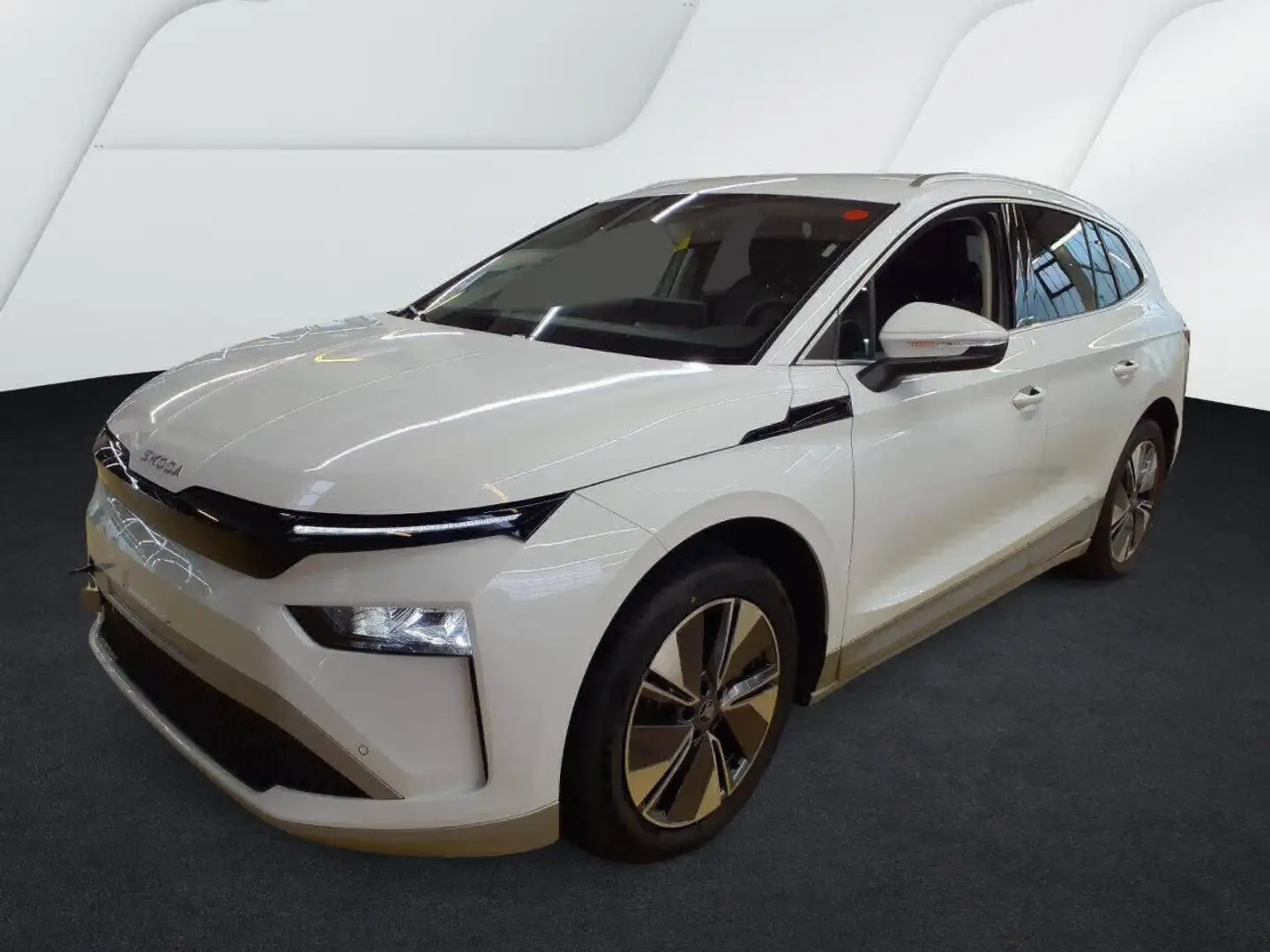 Skoda Enyaq Clever NeuesModell AHK Navi Wärmepumpe AHK Weiß - 2