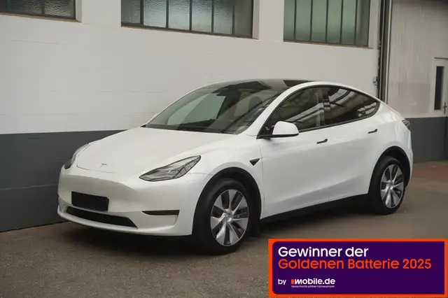 Tesla Model Y Long Range AWD *Mwst. ausweisbar*
