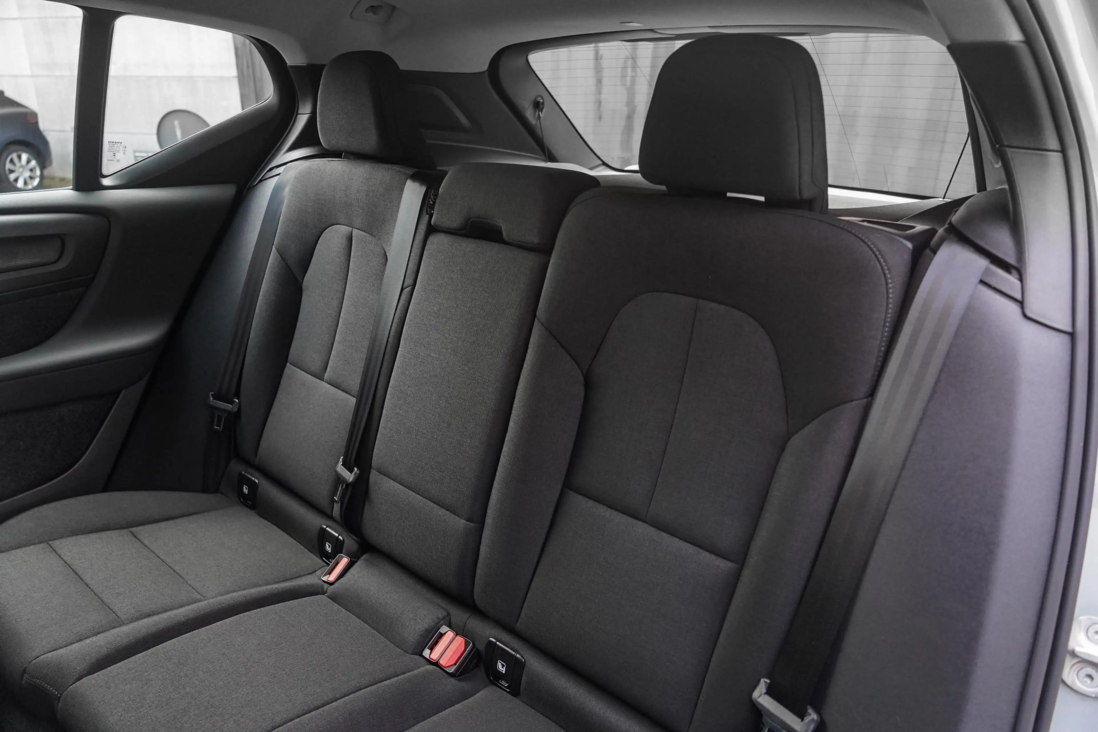 Volvo EX40 Single Motor Essential 70 kWh | SoH 97% | Google N — photo 13