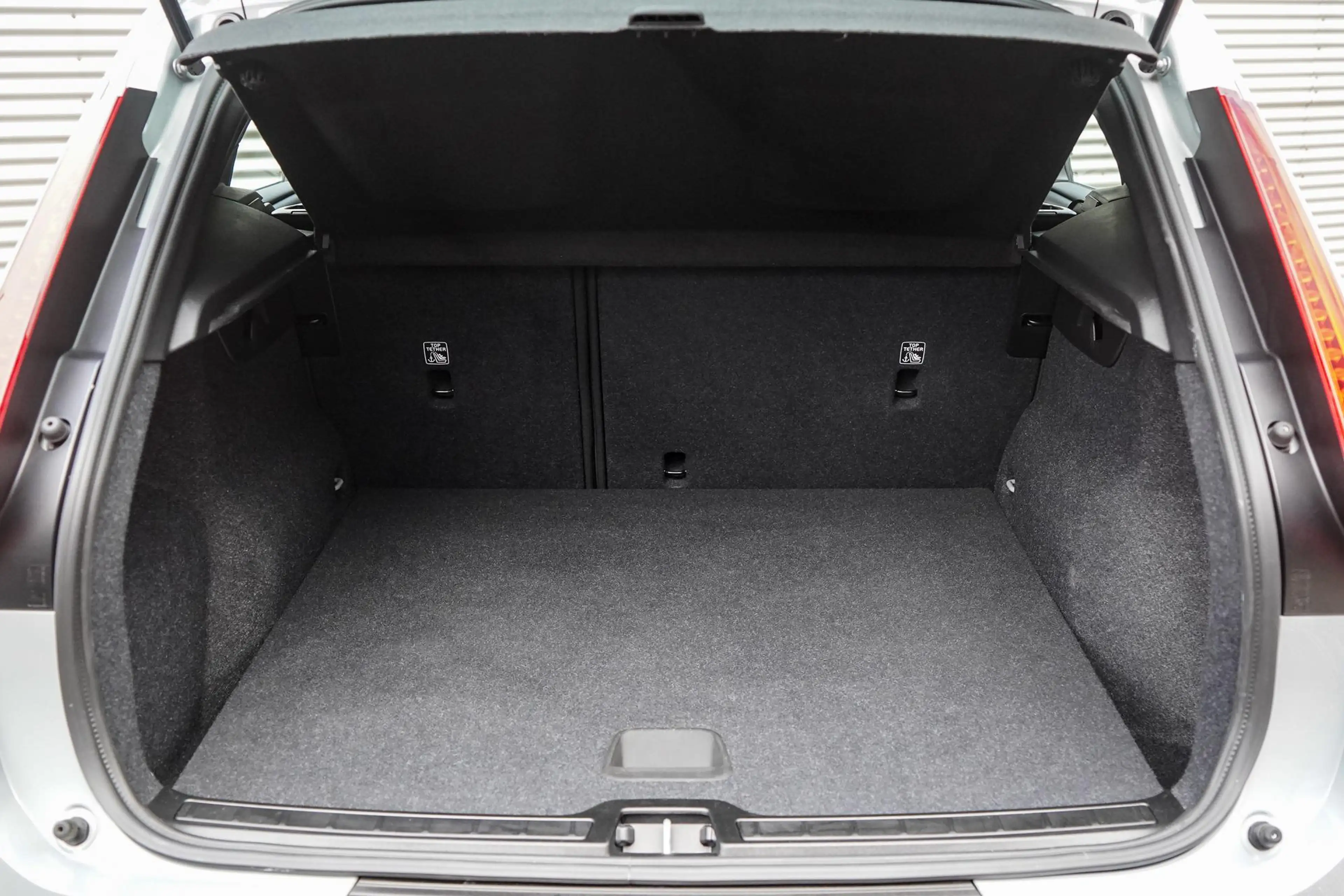Volvo EX40 Single Motor Essential 70 kWh | SoH 97% | Google N — photo 10
