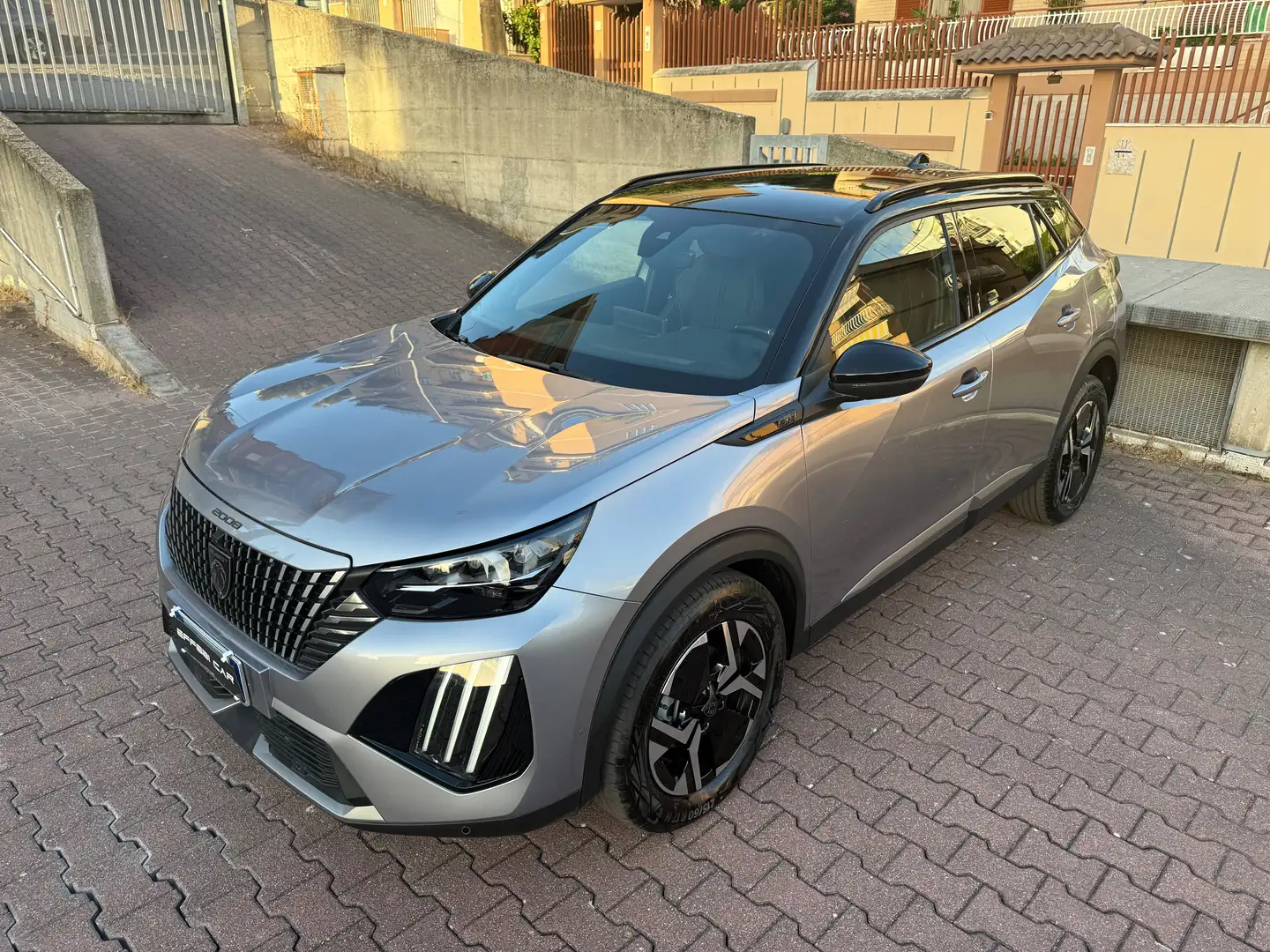 Peugeot 2008 1.2 puretech GT 130 cv eat8 SUPER PROMO! Argento - 1