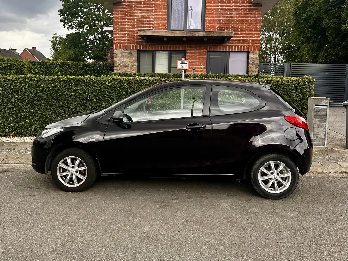 Mazda 2 zeer goede staat - 2