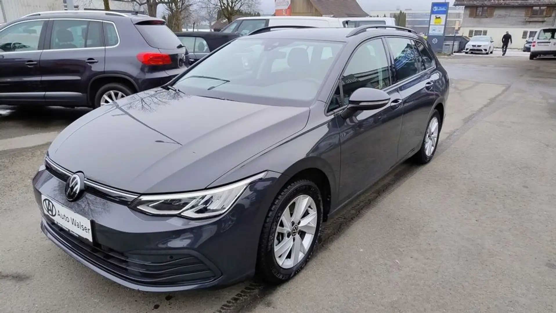 Volkswagen Golf Variant Life 2,0 TDI Grau - 1