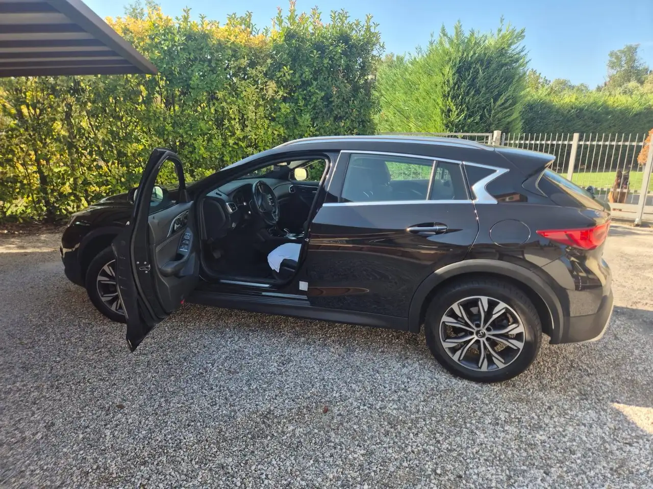 Infiniti QX30