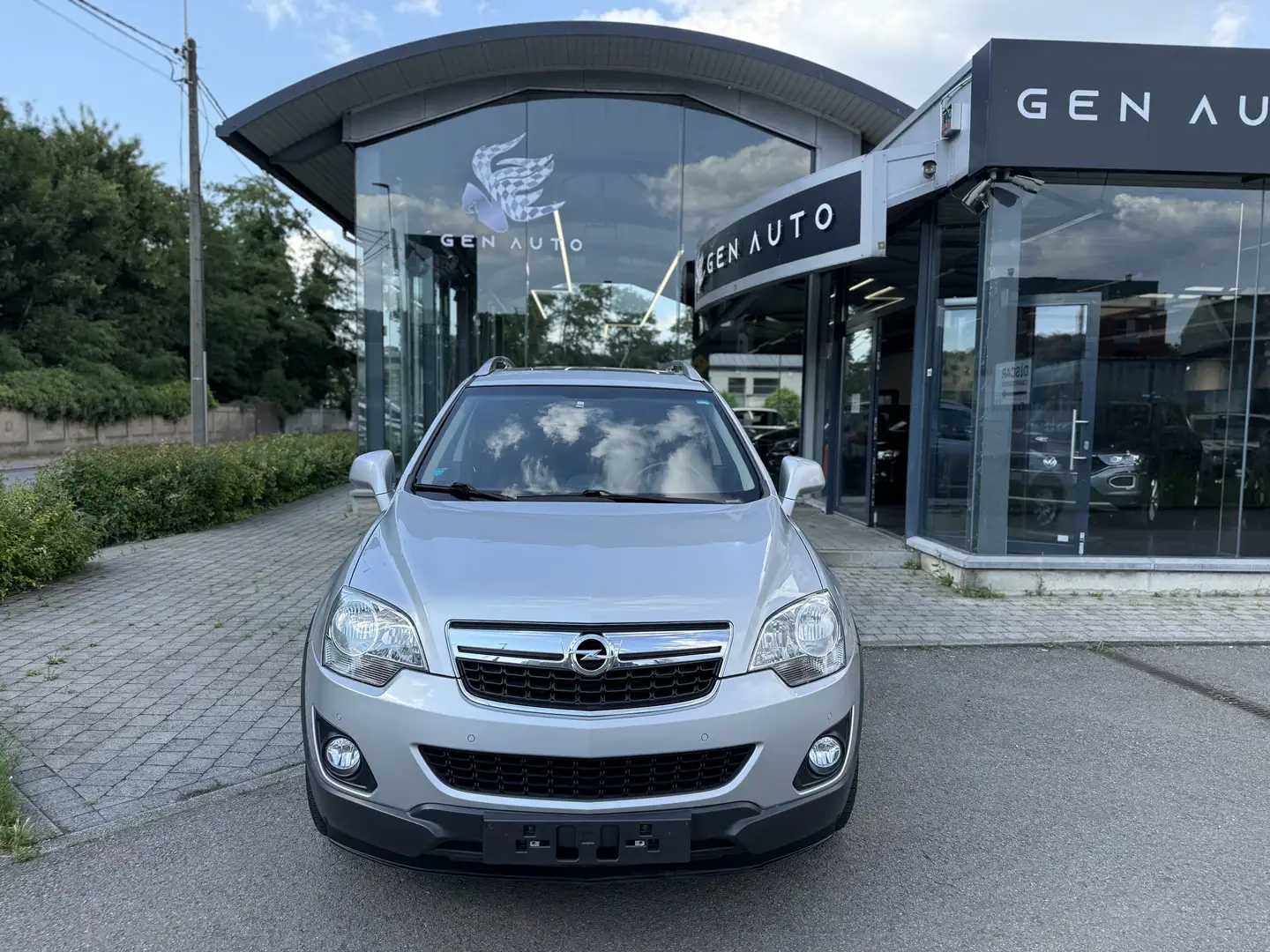 Opel Antara 2.2 CDTI 4x2 Toit Ouv. Cuir Chauffant Park Assist Grijs - 2