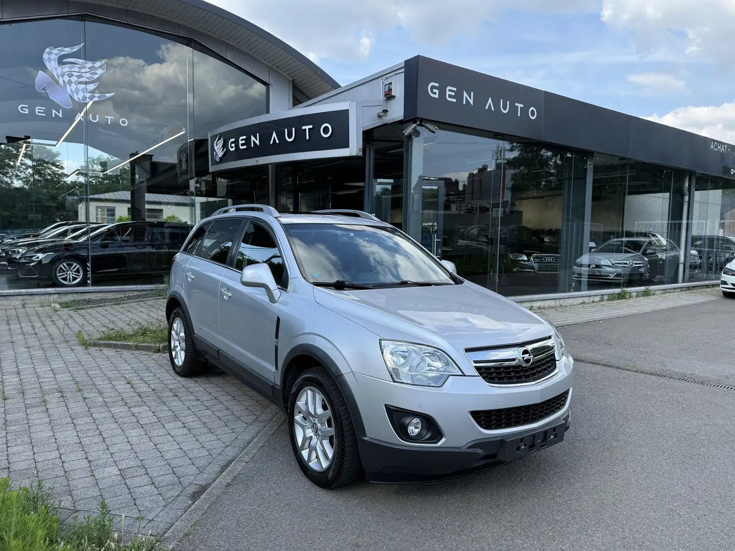 Opel Antara 2.2 CDTI 4x2 Toit Ouv. Cuir Chauffant Park Assist Grijs - 1
