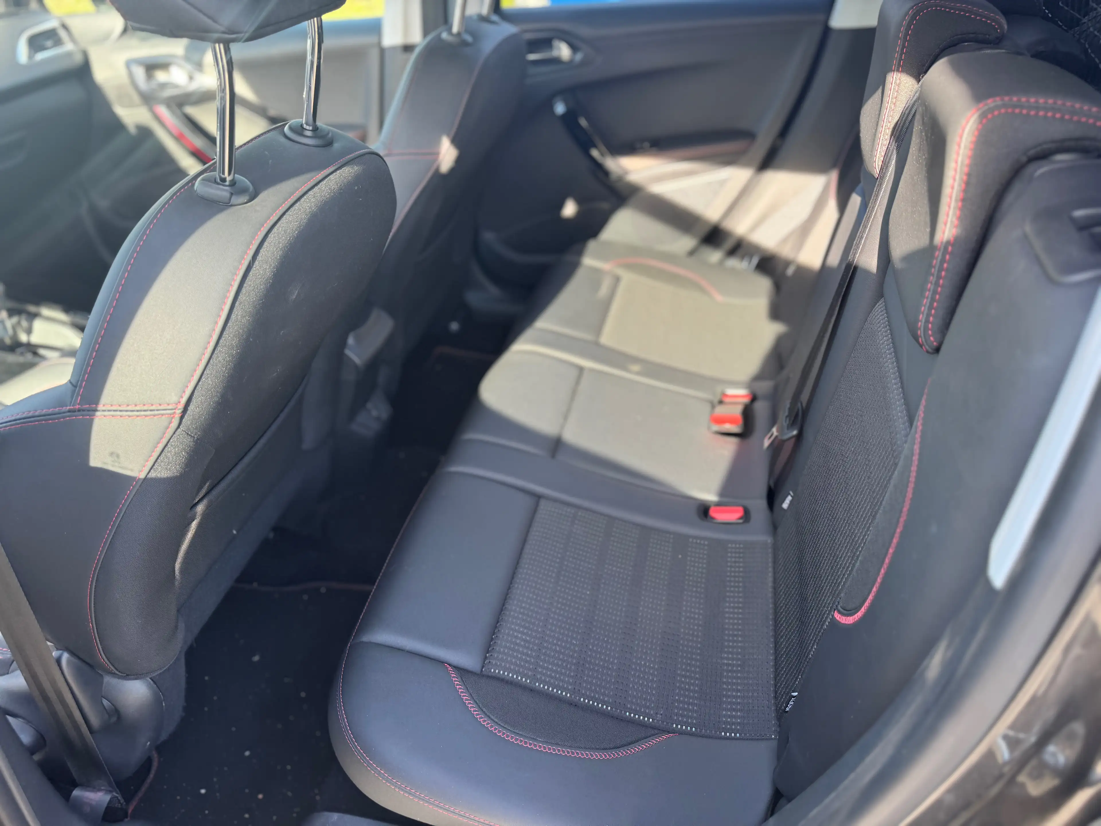 Peugeot 2008 Allure GT-Line/Automatik/LED/Kamera/40TKM/Euro6/Klimaaut/ — photo 11