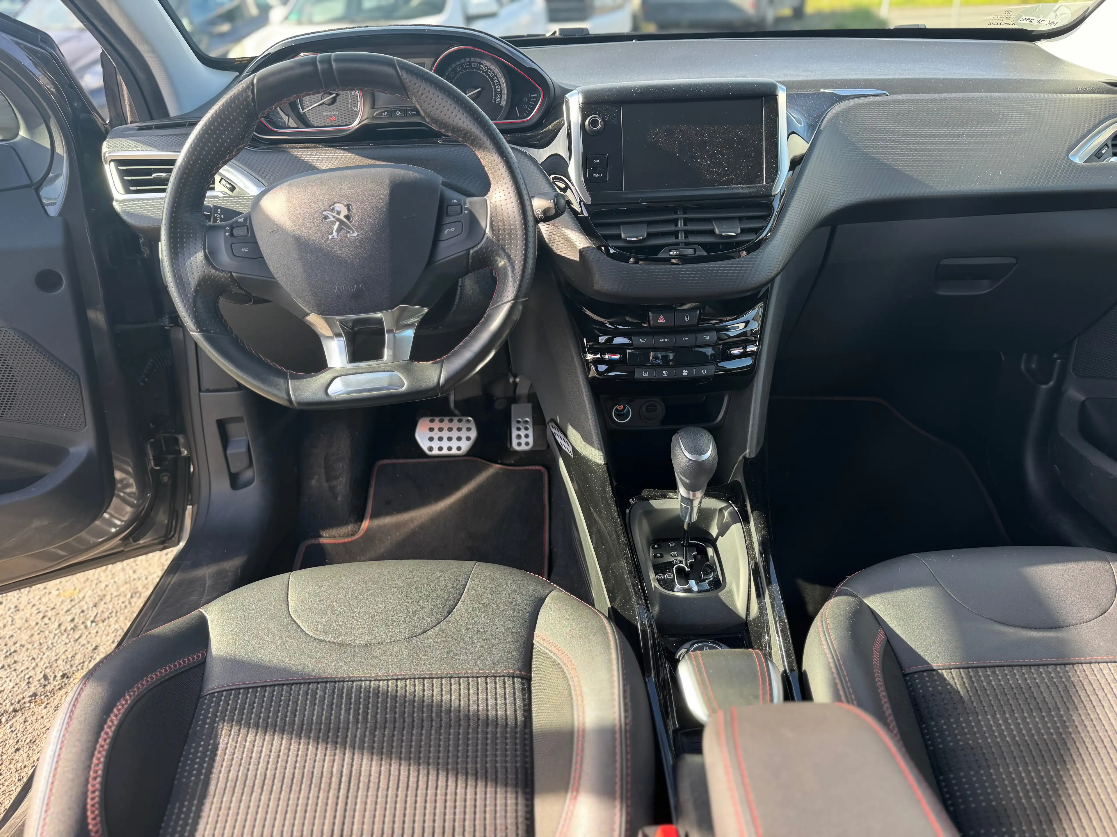 Peugeot 2008 Allure GT-Line/Automatik/LED/Kamera/40TKM/Euro6/Klimaaut/ — photo 10