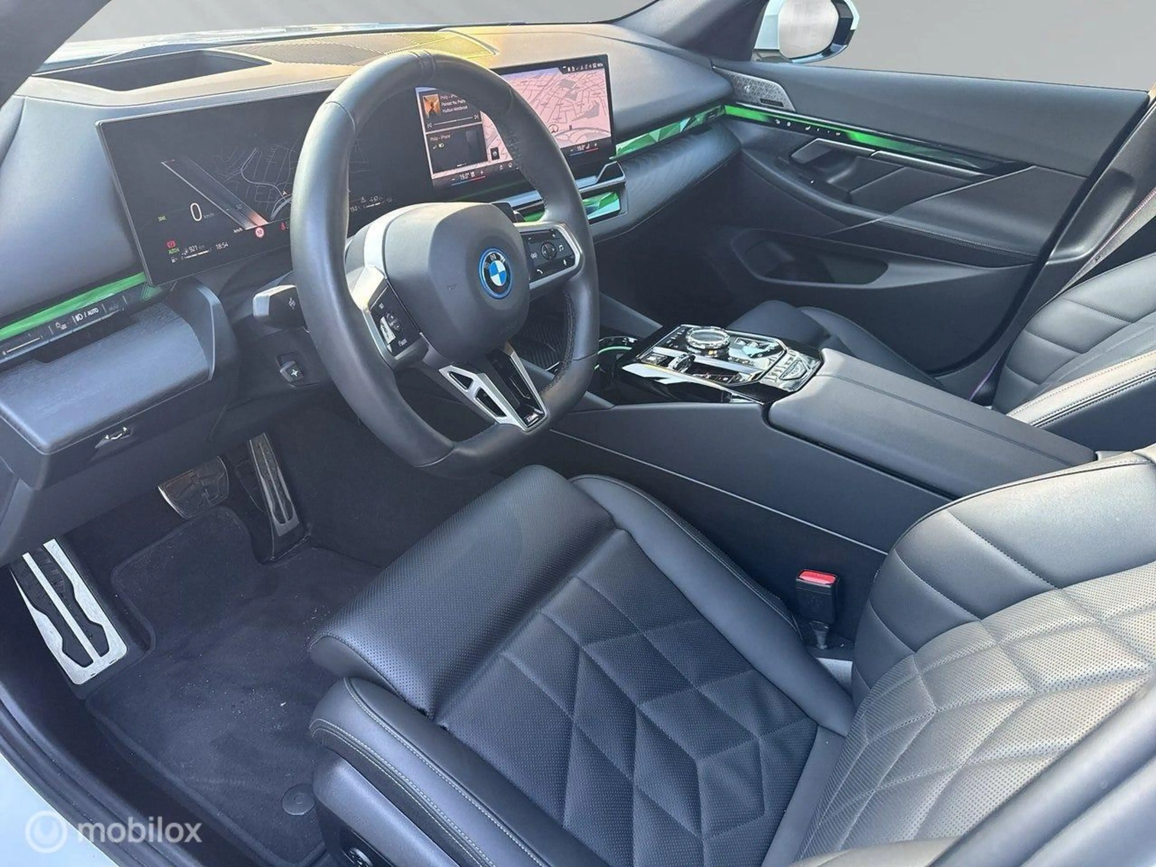 BMW 550 5-serie 550e xDrive M-Sport Pro, Pano, B&W, trekha — photo 2