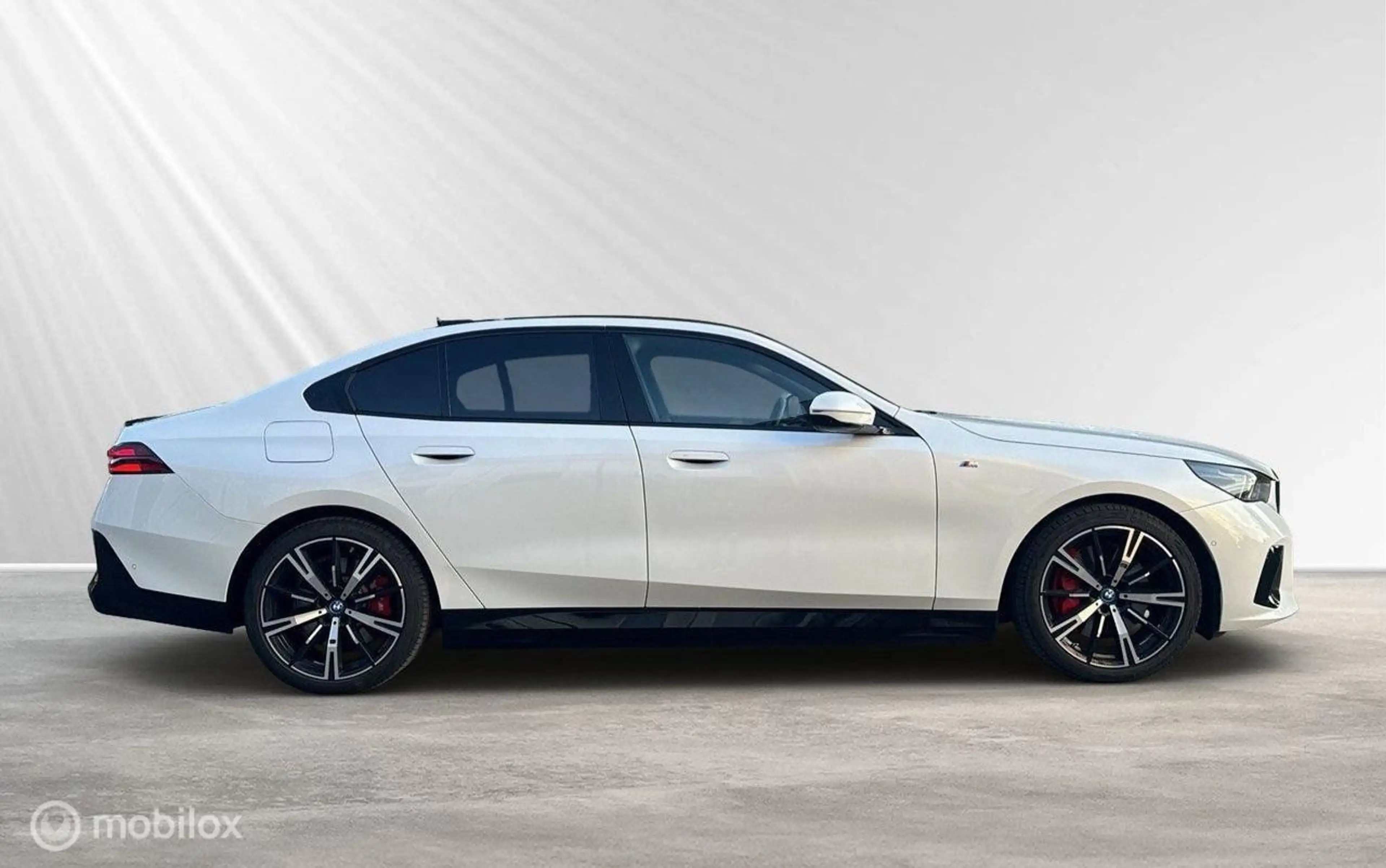BMW 550 5-serie 550e xDrive M-Sport Pro, Pano, B&W, trekha — photo 7