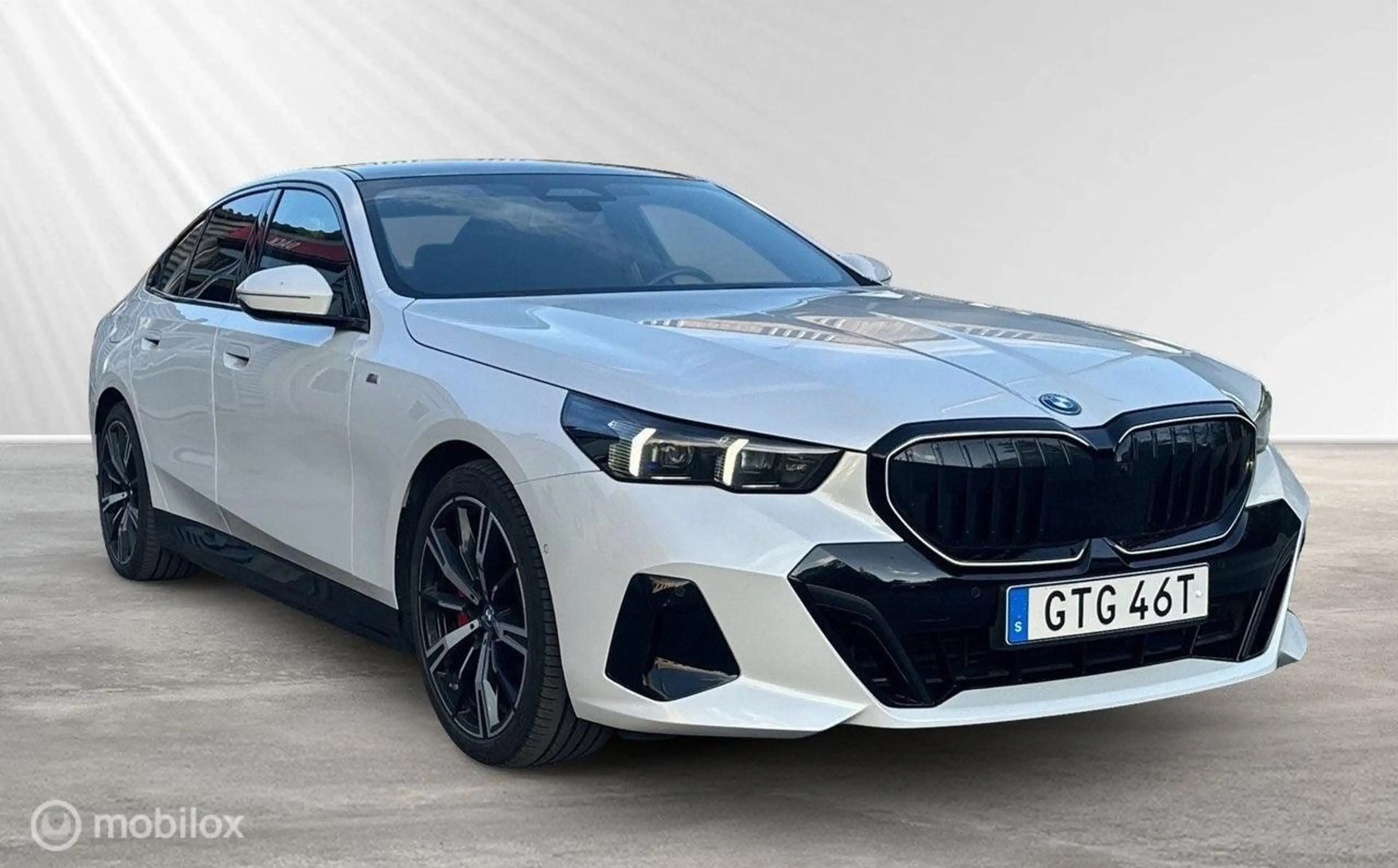 BMW 550 5-serie 550e xDrive M-Sport Pro, Pano, B&W, trekha — photo 4