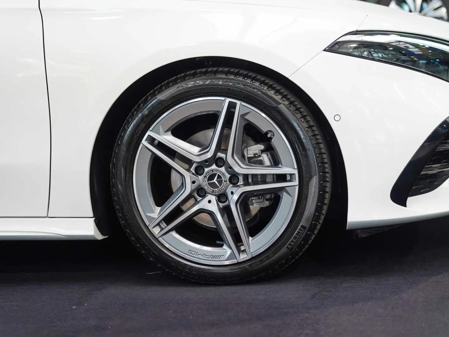 Mercedes-Benz A 200 A 200 d AMG Line Advanced+ Kamera DAB LED KEYLES Weiß - 2