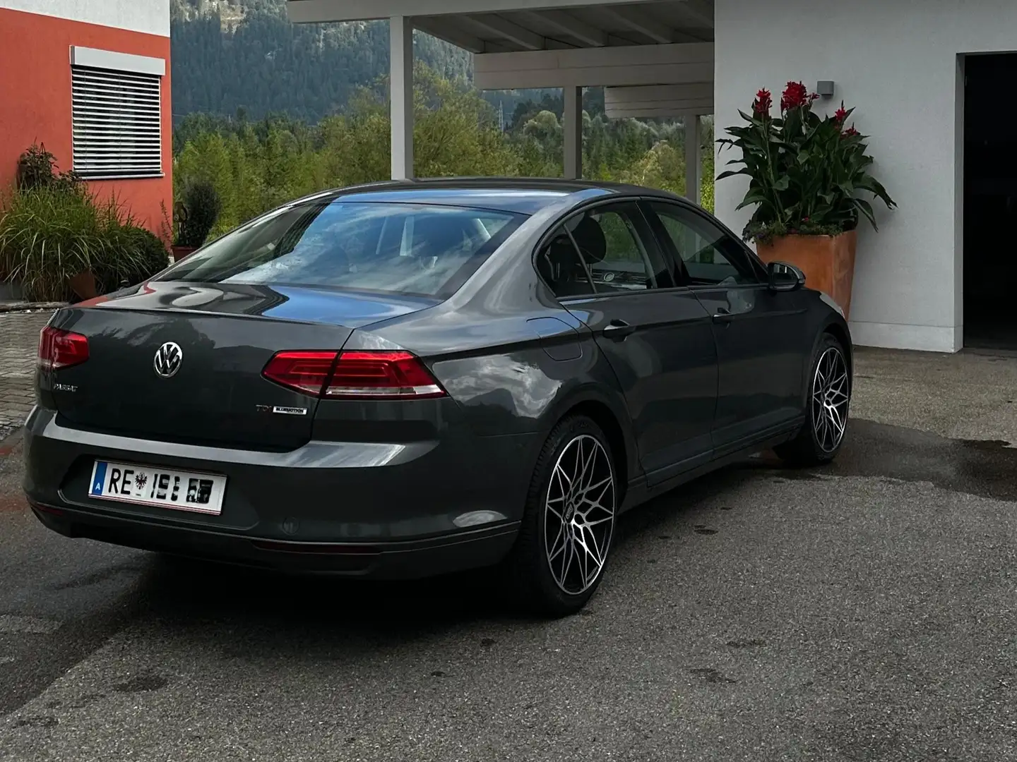 Volkswagen Passat Zahnriemen NEU | 8-fach Top-Zustand Grau - 2