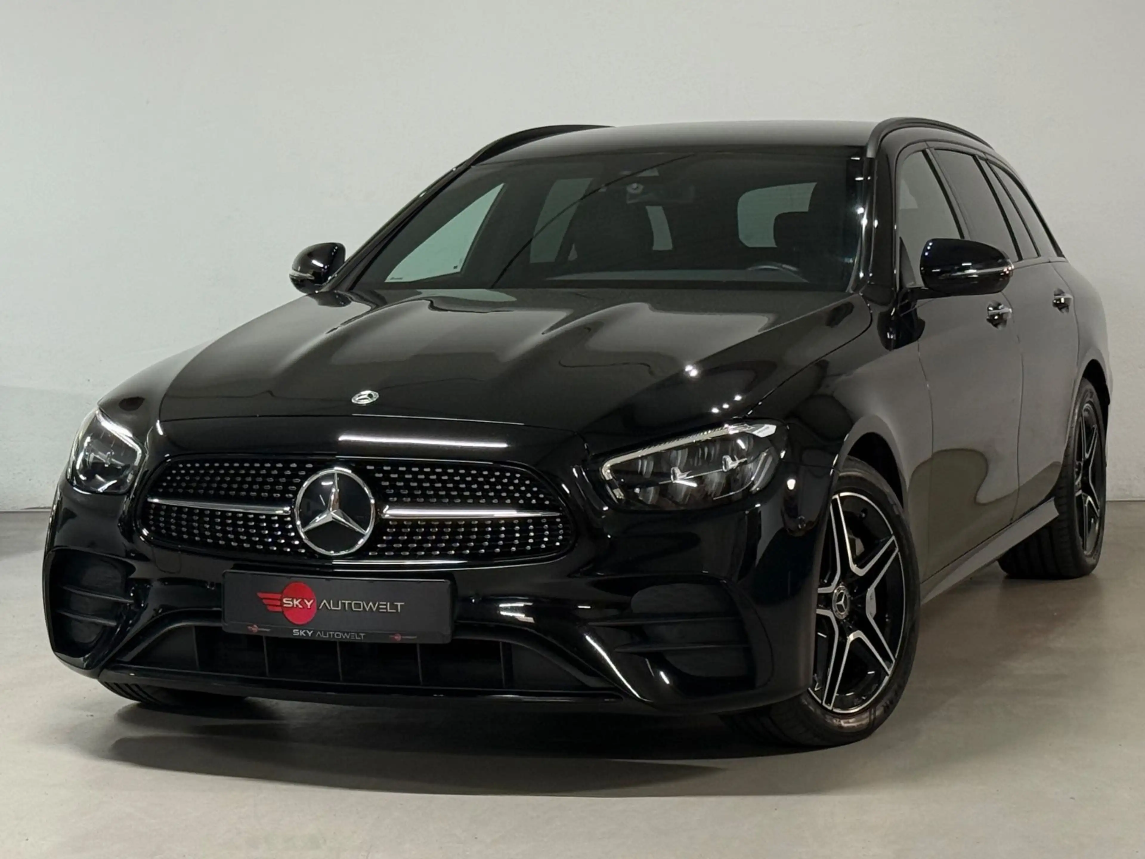 Mercedes-Benz E 300 E T-Modell E 300 e AMG LINE/NAVI/LED