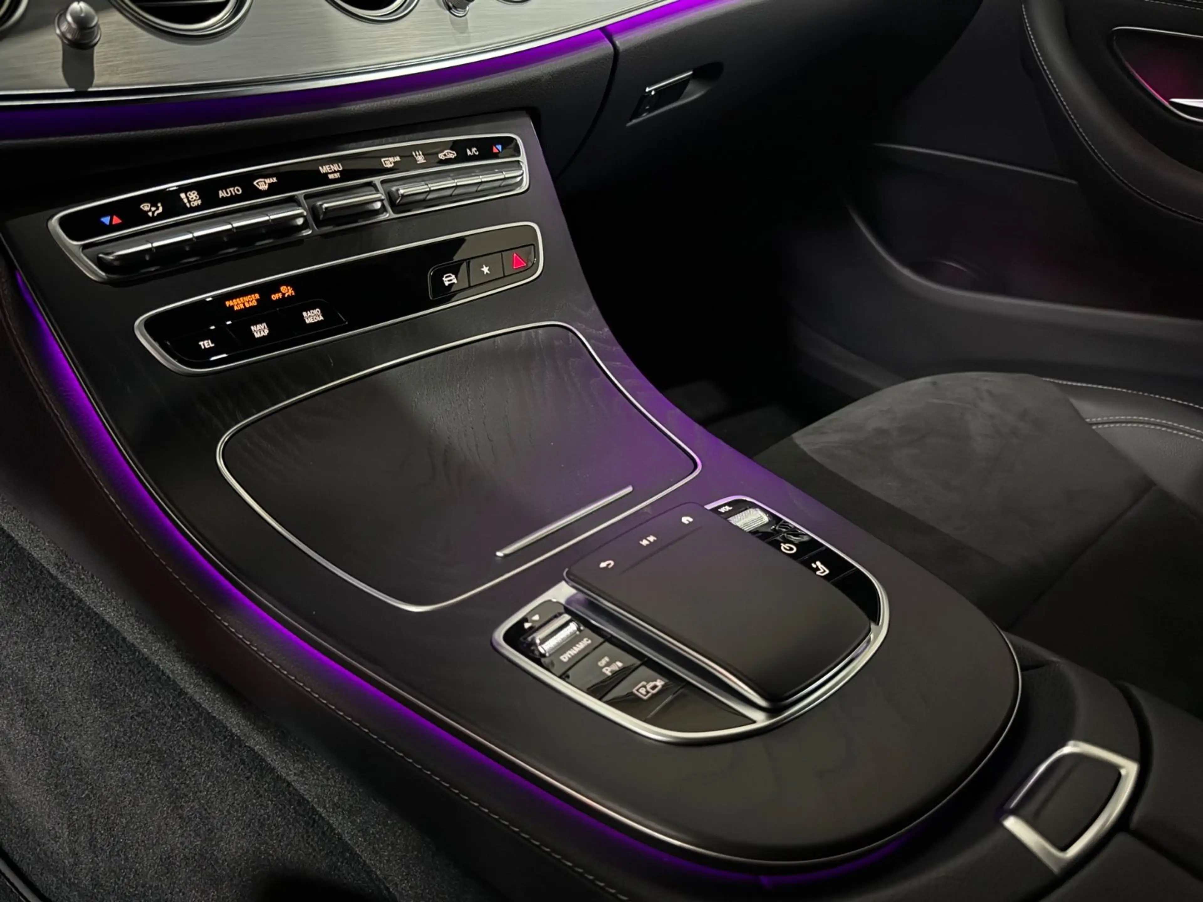 Mercedes-Benz E 300 E T-Modell E 300 e AMG LINE/NAVI/LED — photo 12
