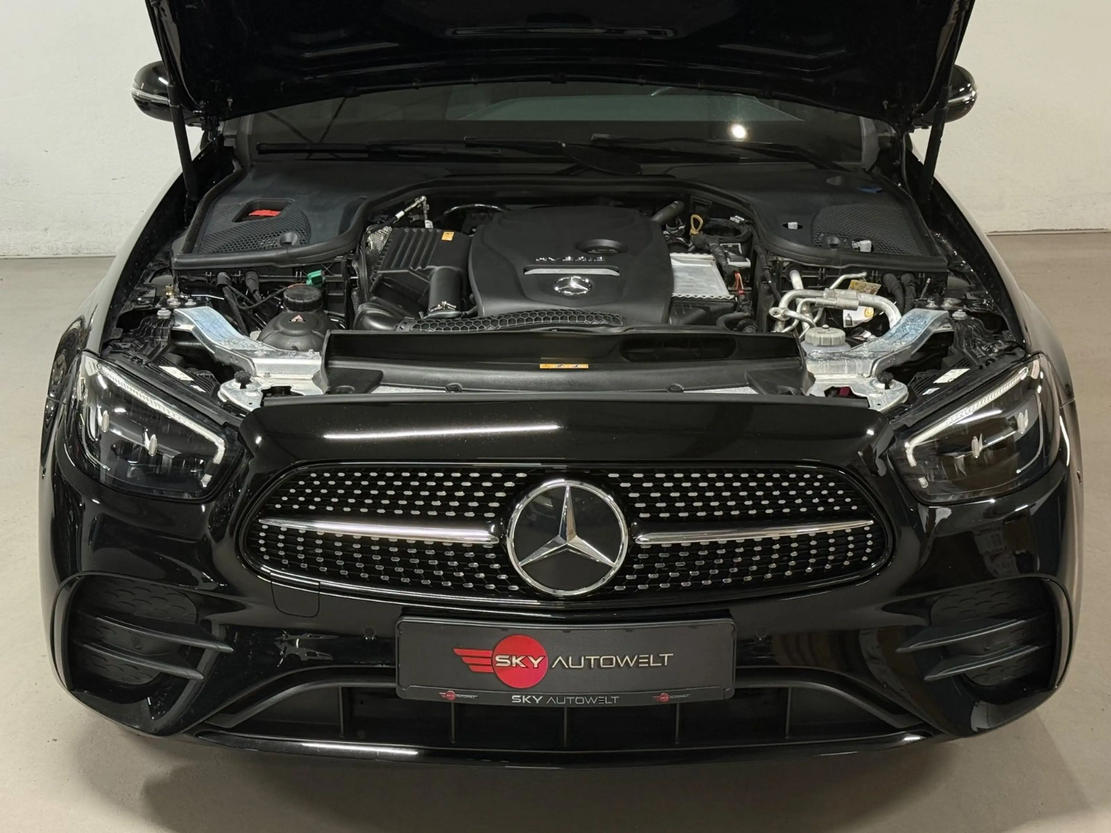 Mercedes-Benz E 300 E T-Modell E 300 e AMG LINE/NAVI/LED — photo 16