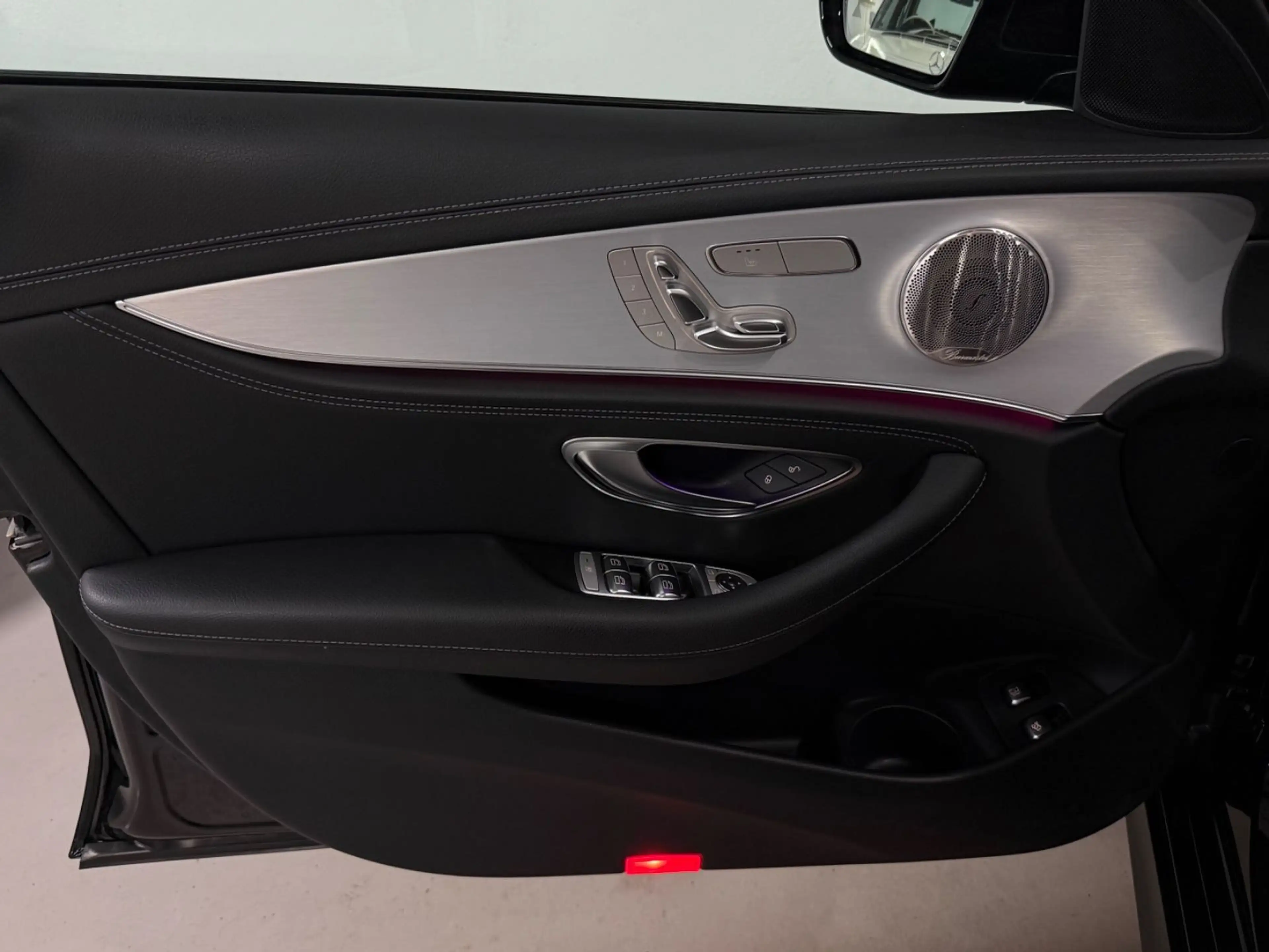 Mercedes-Benz E 300 E T-Modell E 300 e AMG LINE/NAVI/LED — photo 13