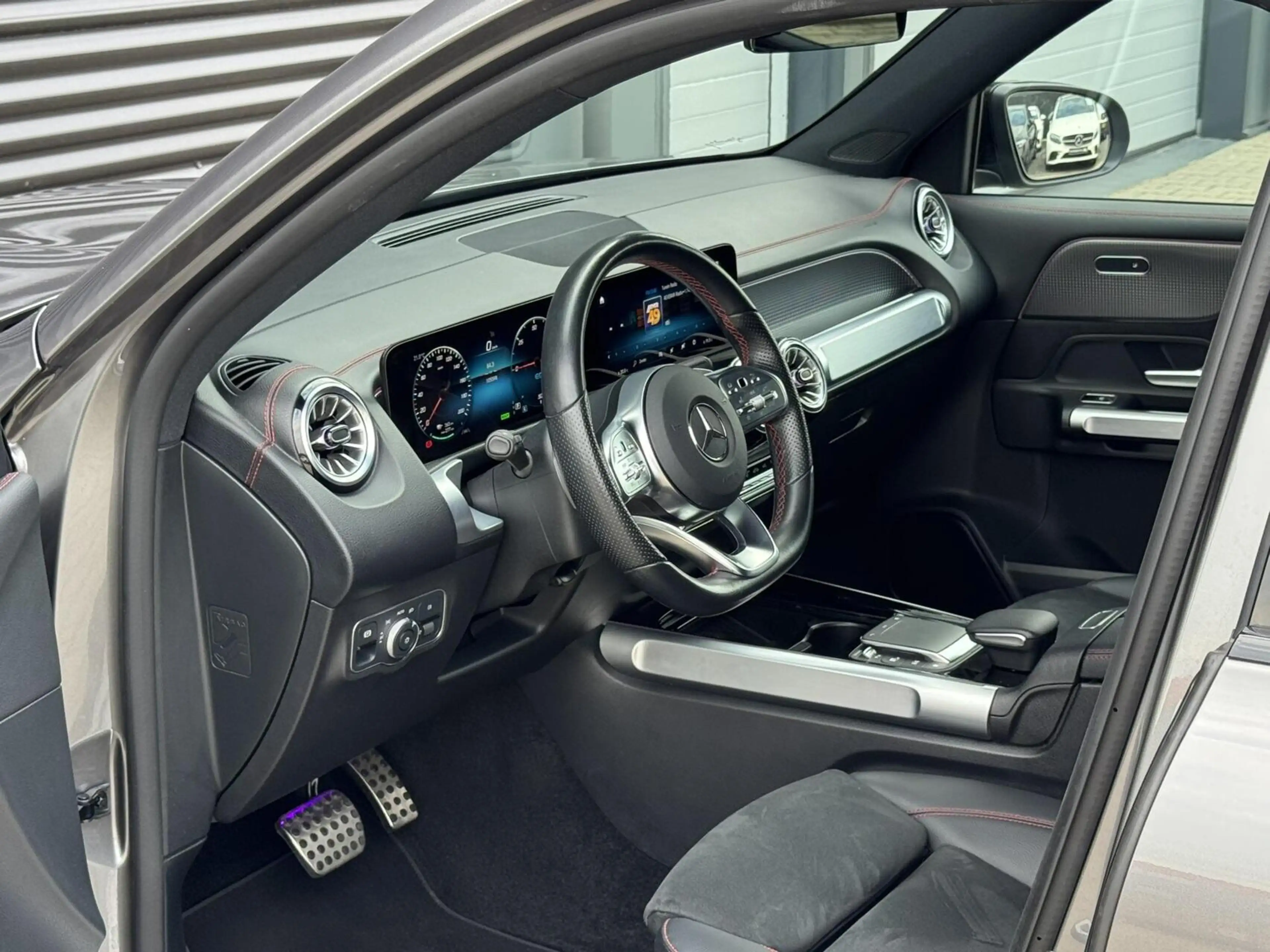 Mercedes-Benz EQB 300 4MATIC 7 Persoons | Keyless | SOH 95% — photo 4