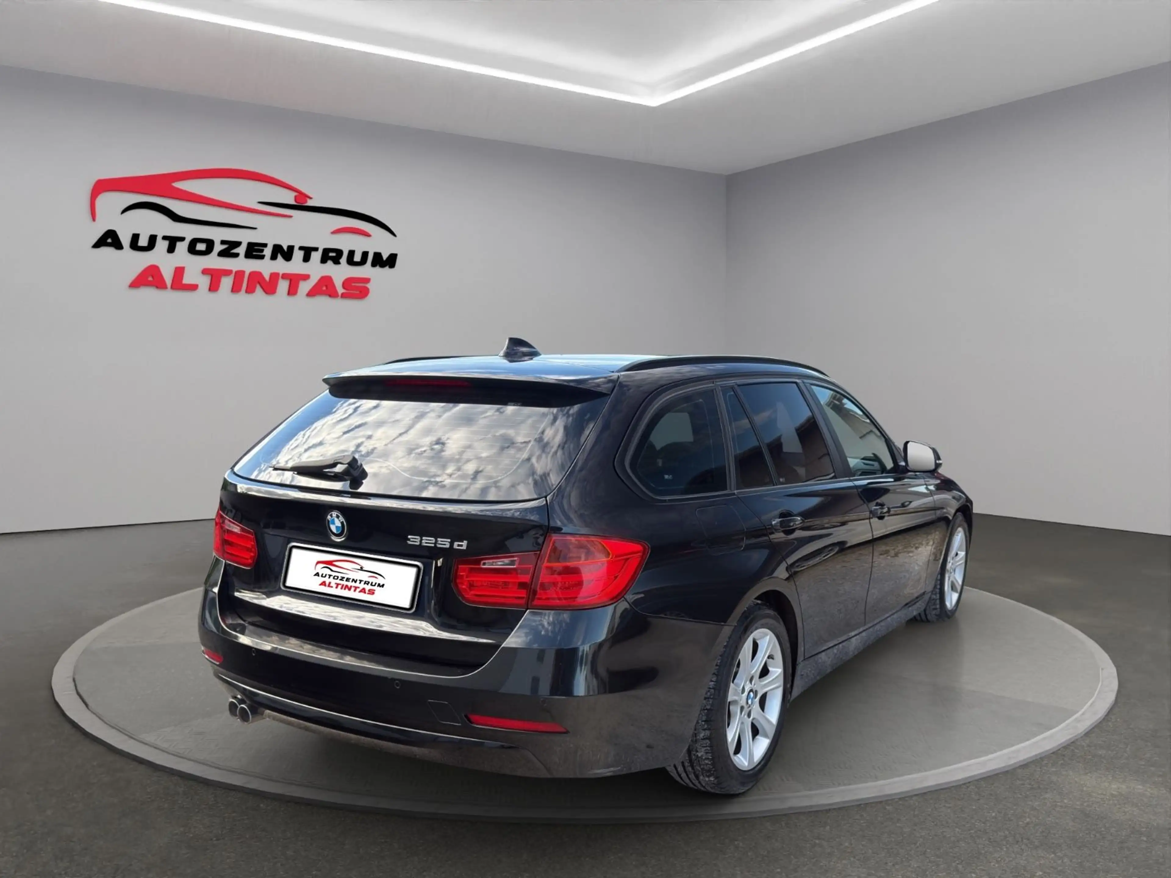 BMW 325 d Touring Sport Line*AUTOM.*PDC*TEMPOMAT*MFL* — photo 3