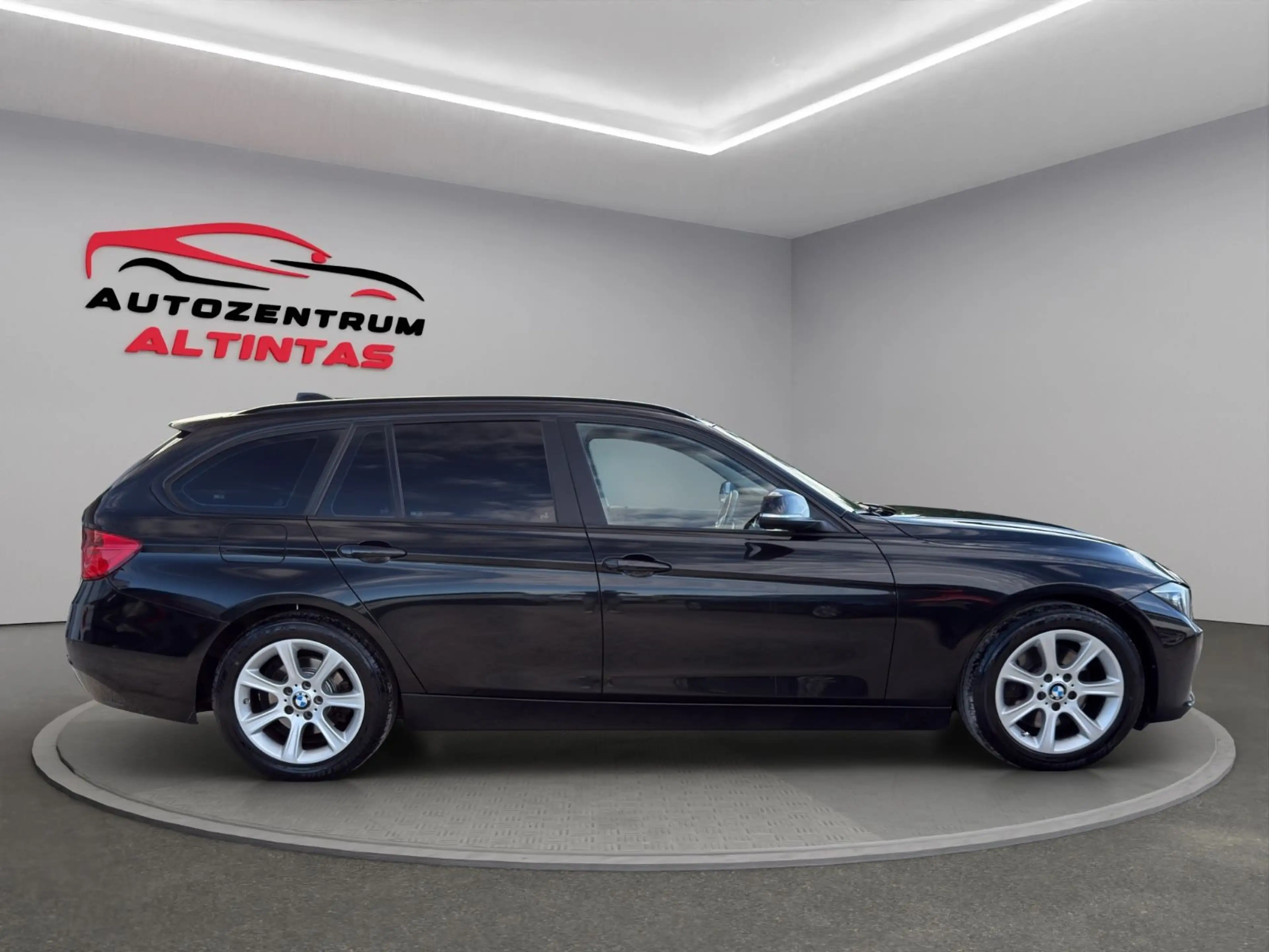 BMW 325 d Touring Sport Line*AUTOM.*PDC*TEMPOMAT*MFL* — photo 8