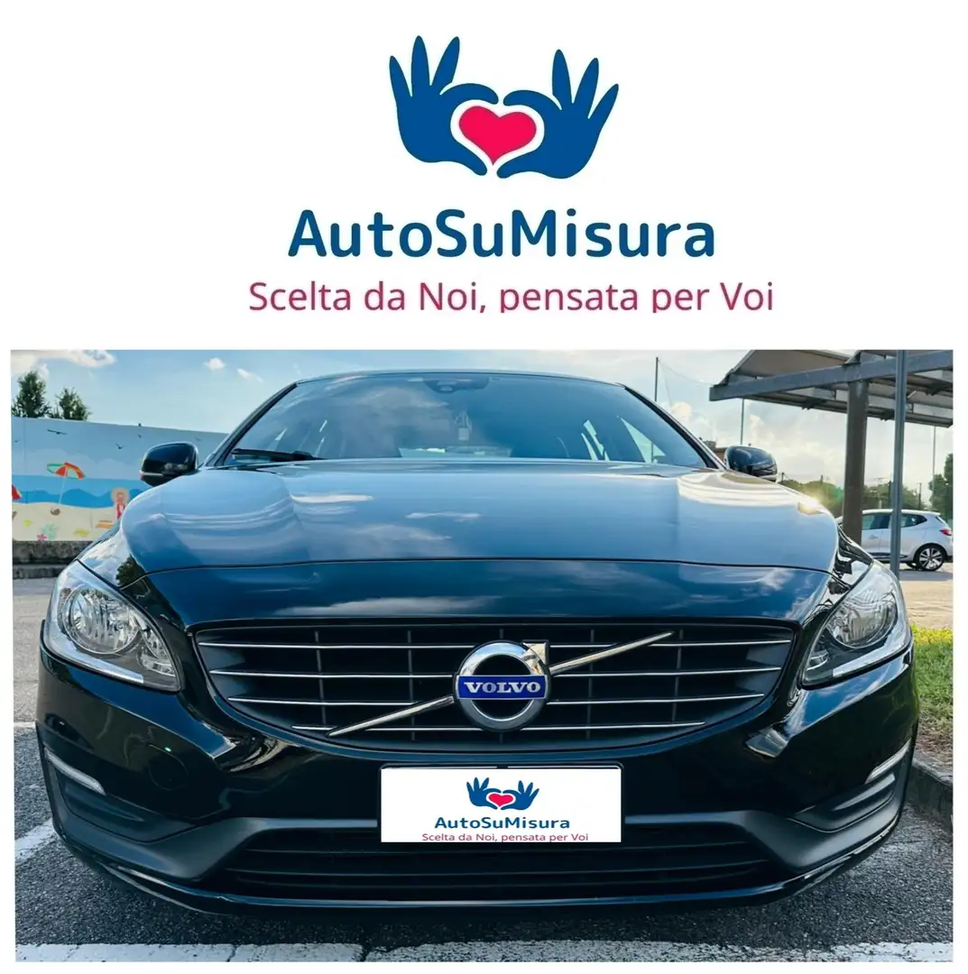 Volvo V60 2.0 d3 R-design Momentum geartronic Nero - 1