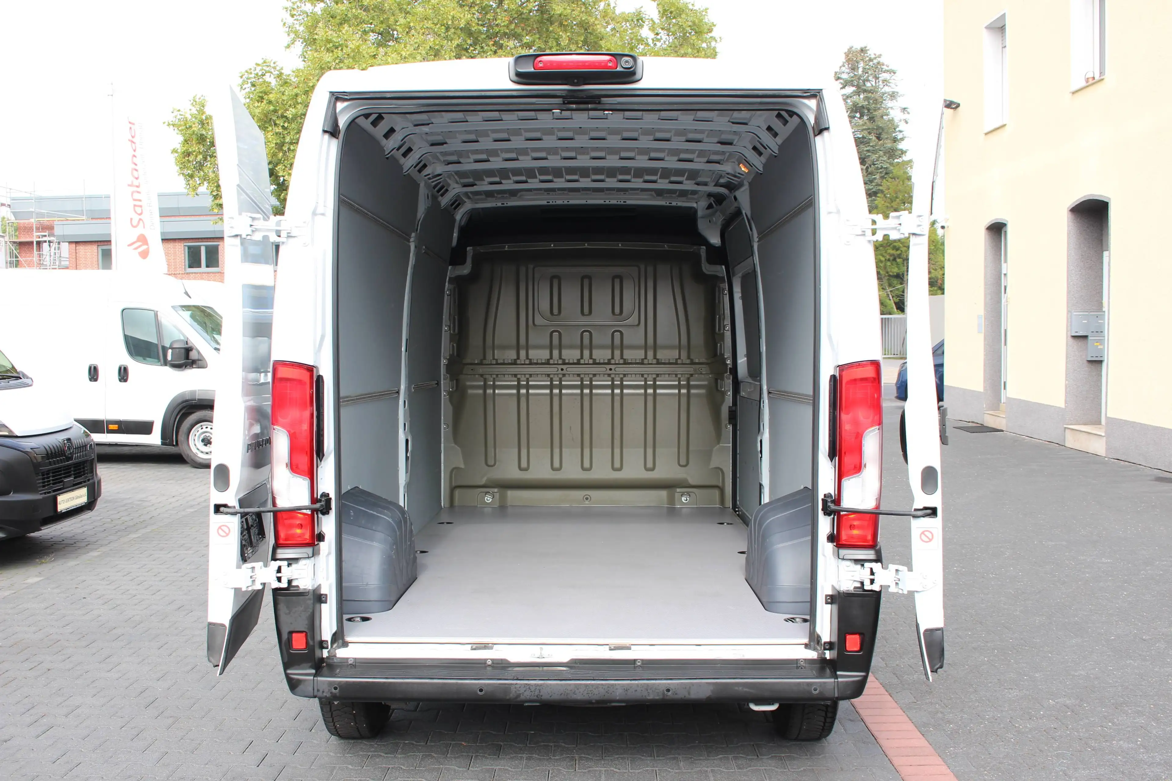 Peugeot Boxer 35 L3H2 140 *ACC*Kamera*360°PDC*Totwinkel — photo 4