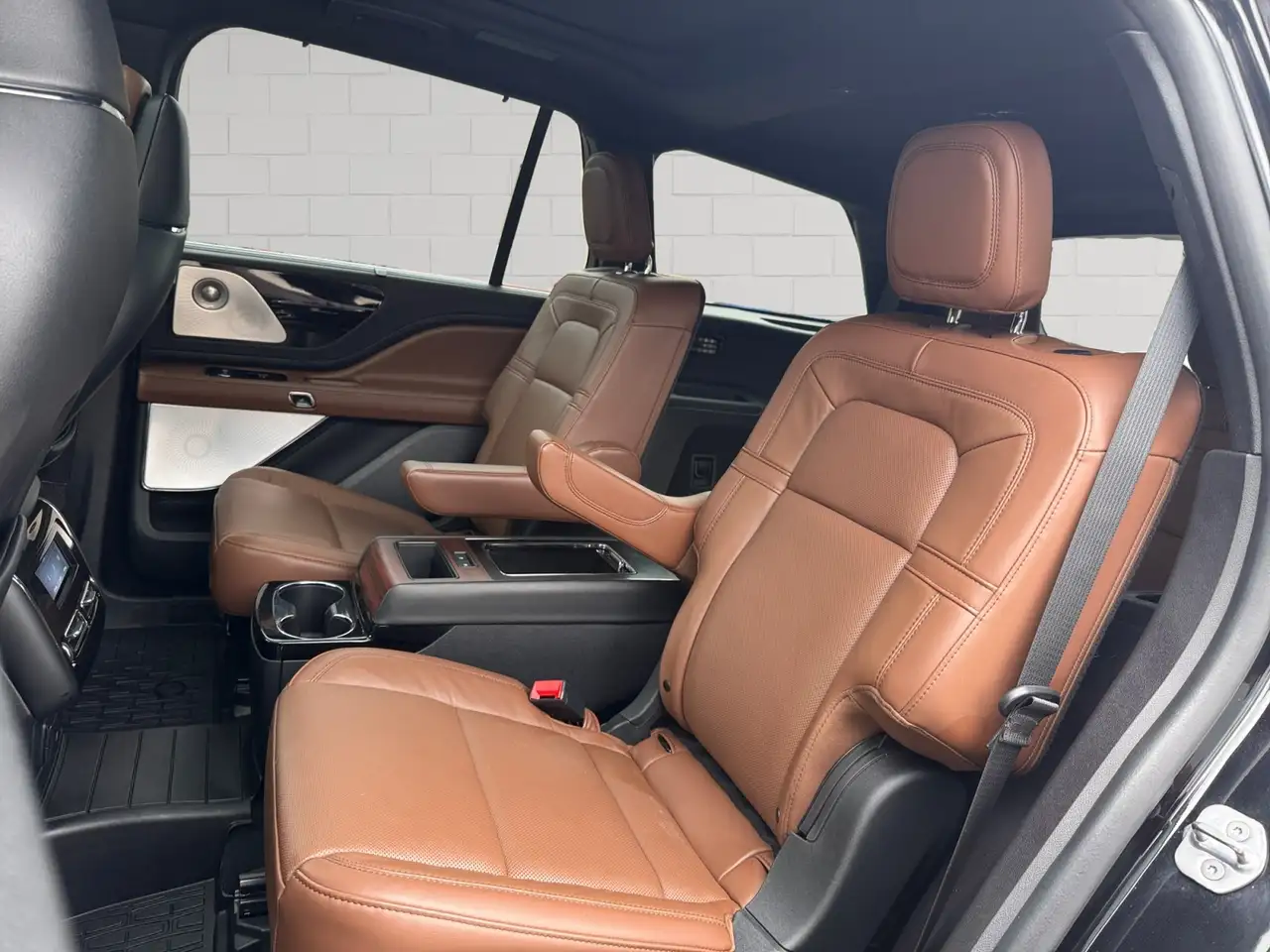 Lincoln Aviator снимка Lincoln Aviator