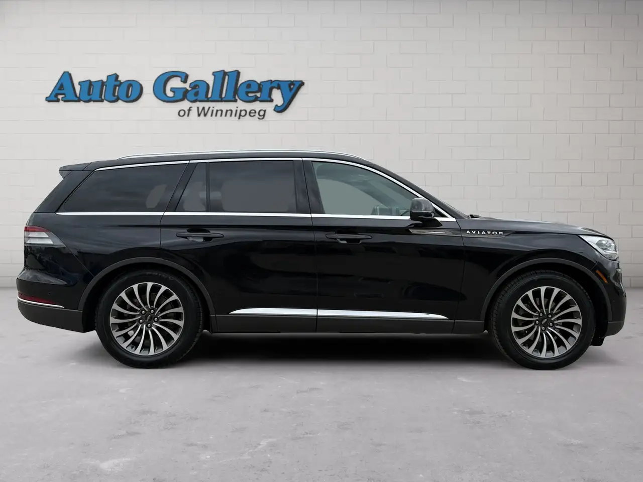 Lincoln Aviator снимка Lincoln Aviator
