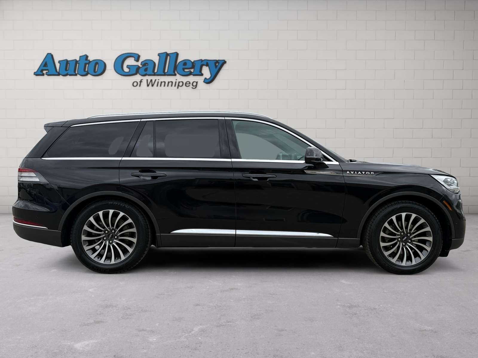 used 2022 Lincoln Aviator car, priced at $45,898