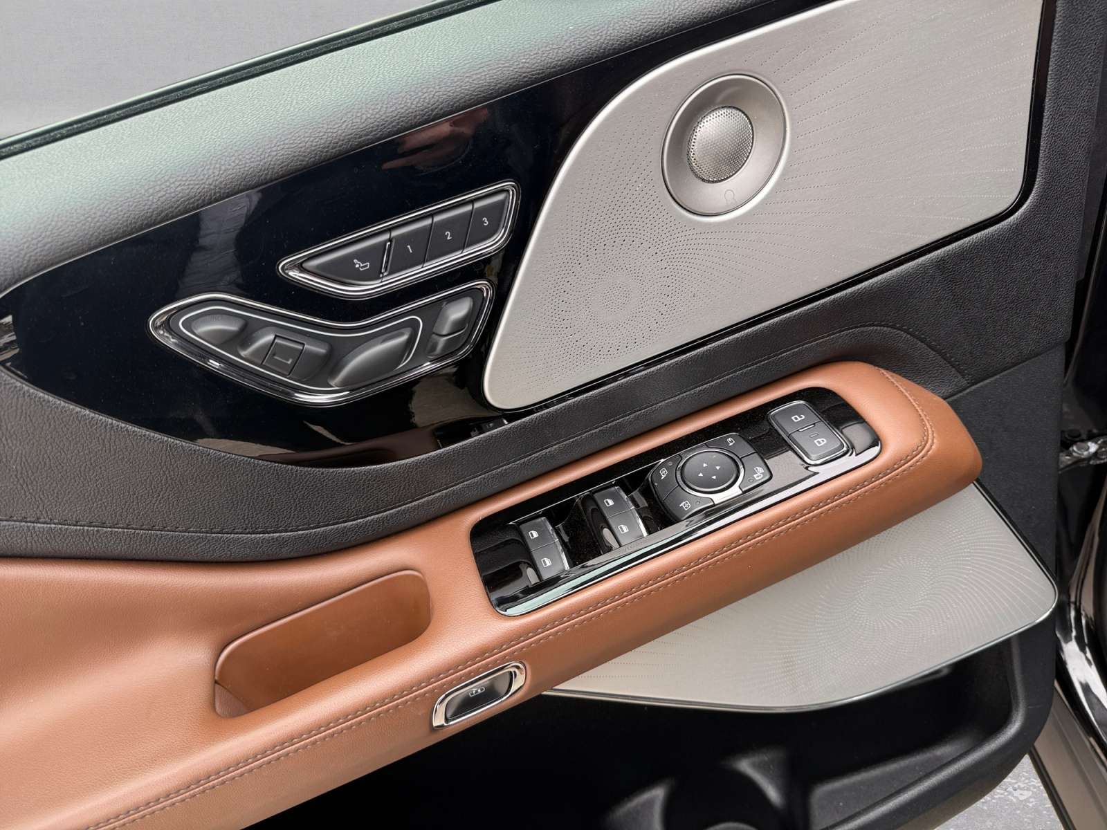 used 2022 Lincoln Aviator car, priced at $45,898