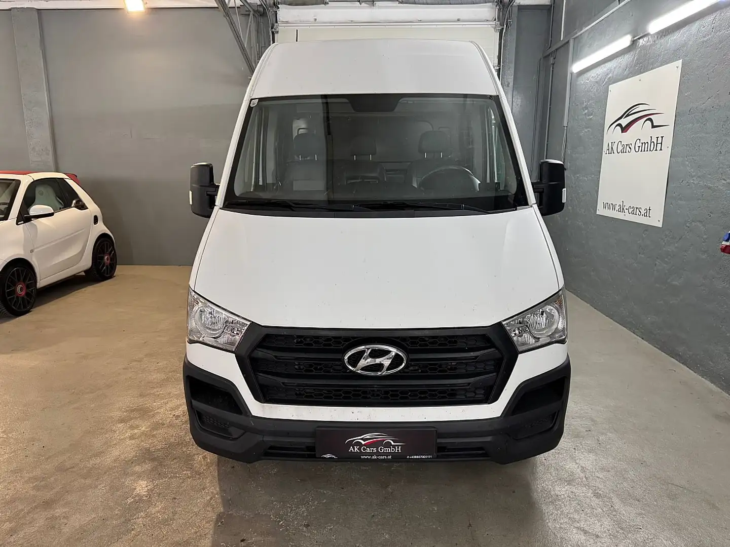 Hyundai H350 L2H2 2,5 CRDI Eco*Kamera*Anhänger*Leder* Weiß - 2