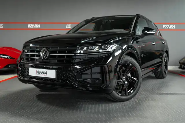 Volkswagen Touareg view 2