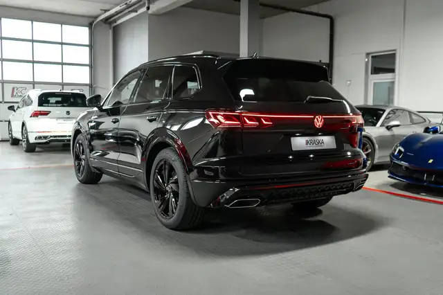Volkswagen Touareg view 12
