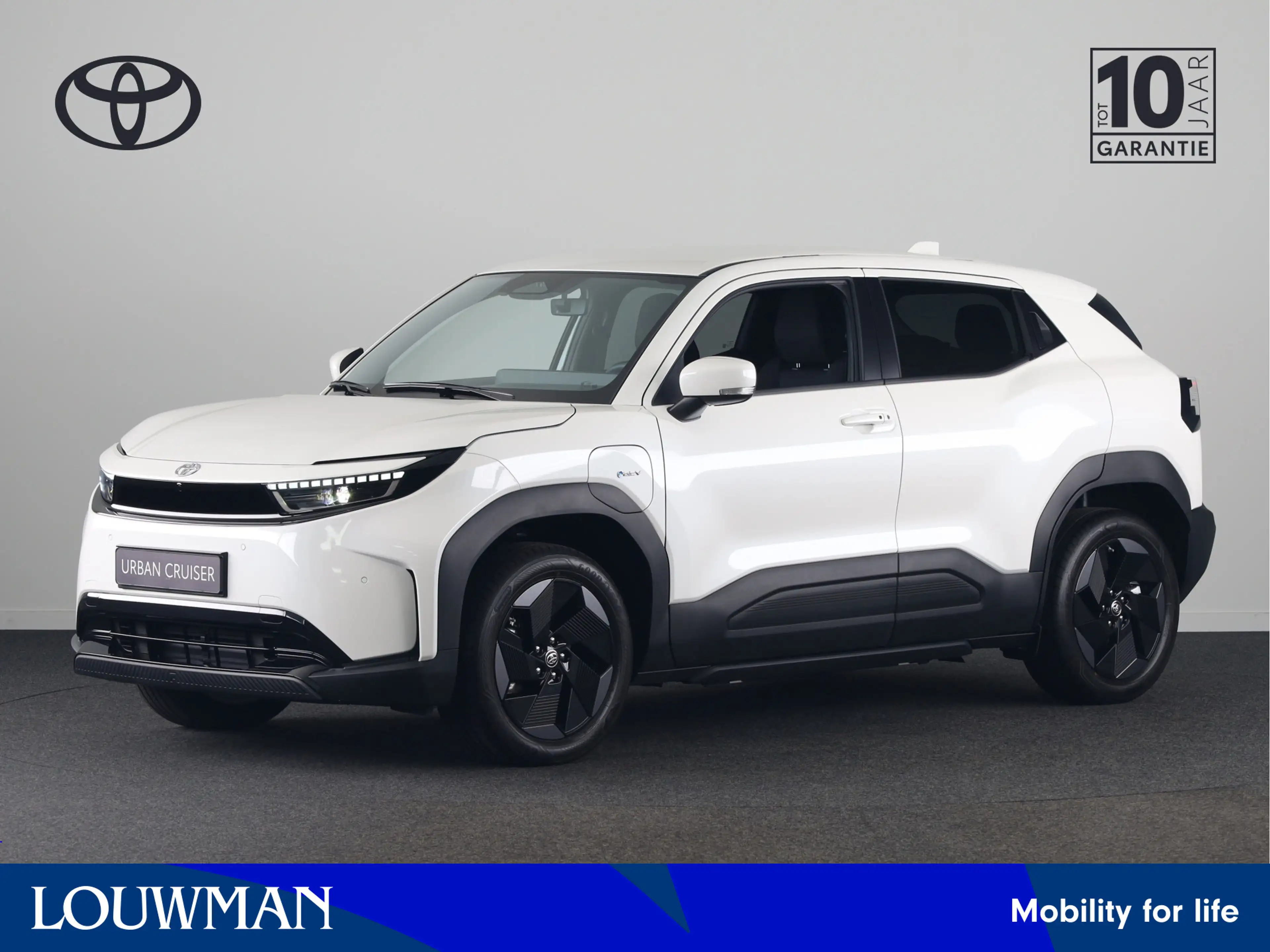 Toyota Urban Cruiser Dynamic 61 kWh *NIEUW* | Direct leverbaar! | Camer