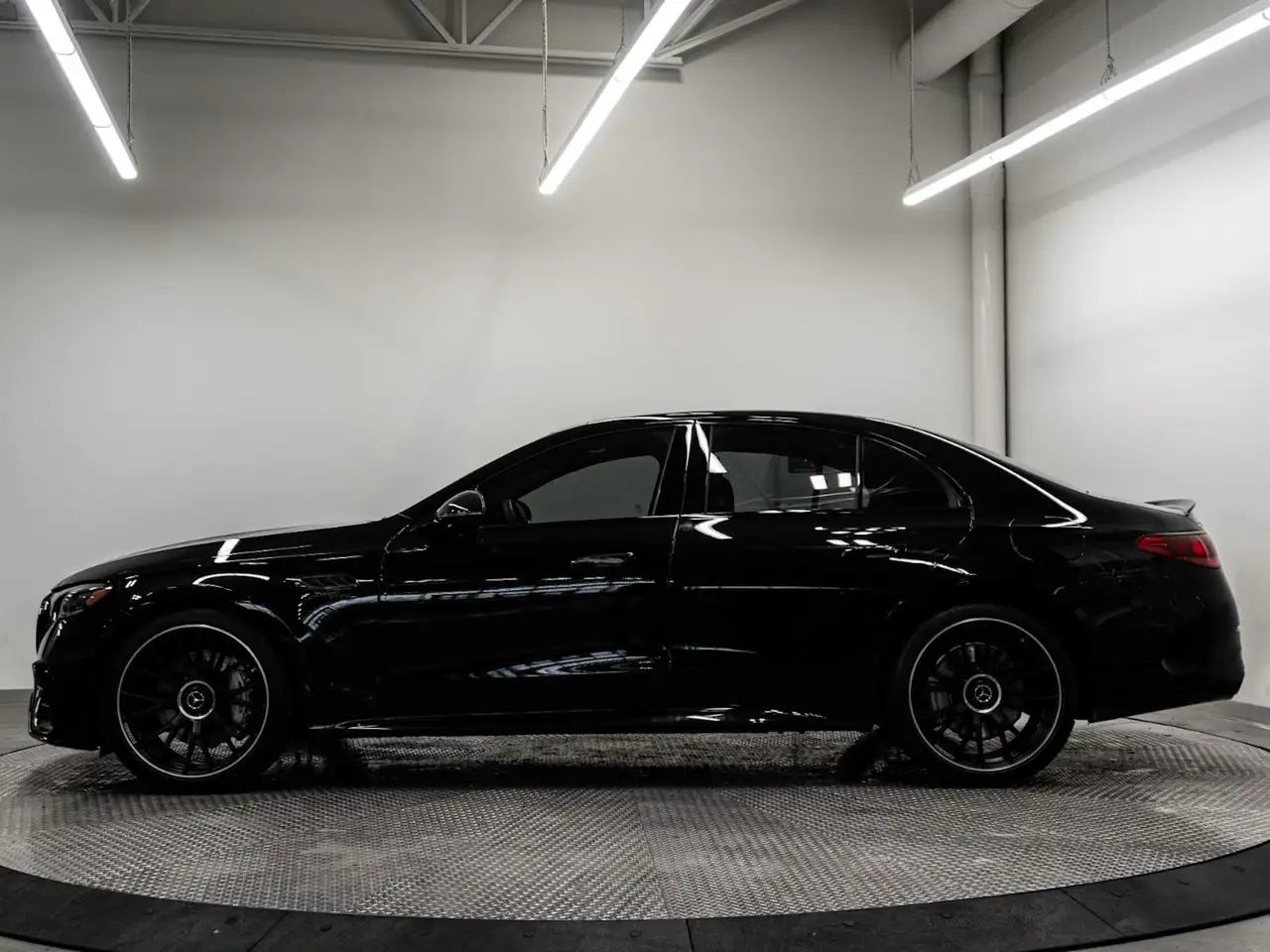 Mercedes-Benz E-Class photo Mercedes-Benz E-Class