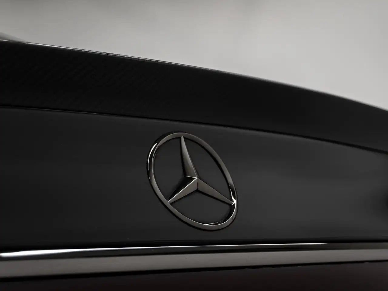Mercedes-Benz E-Class photo Mercedes-Benz E-Class