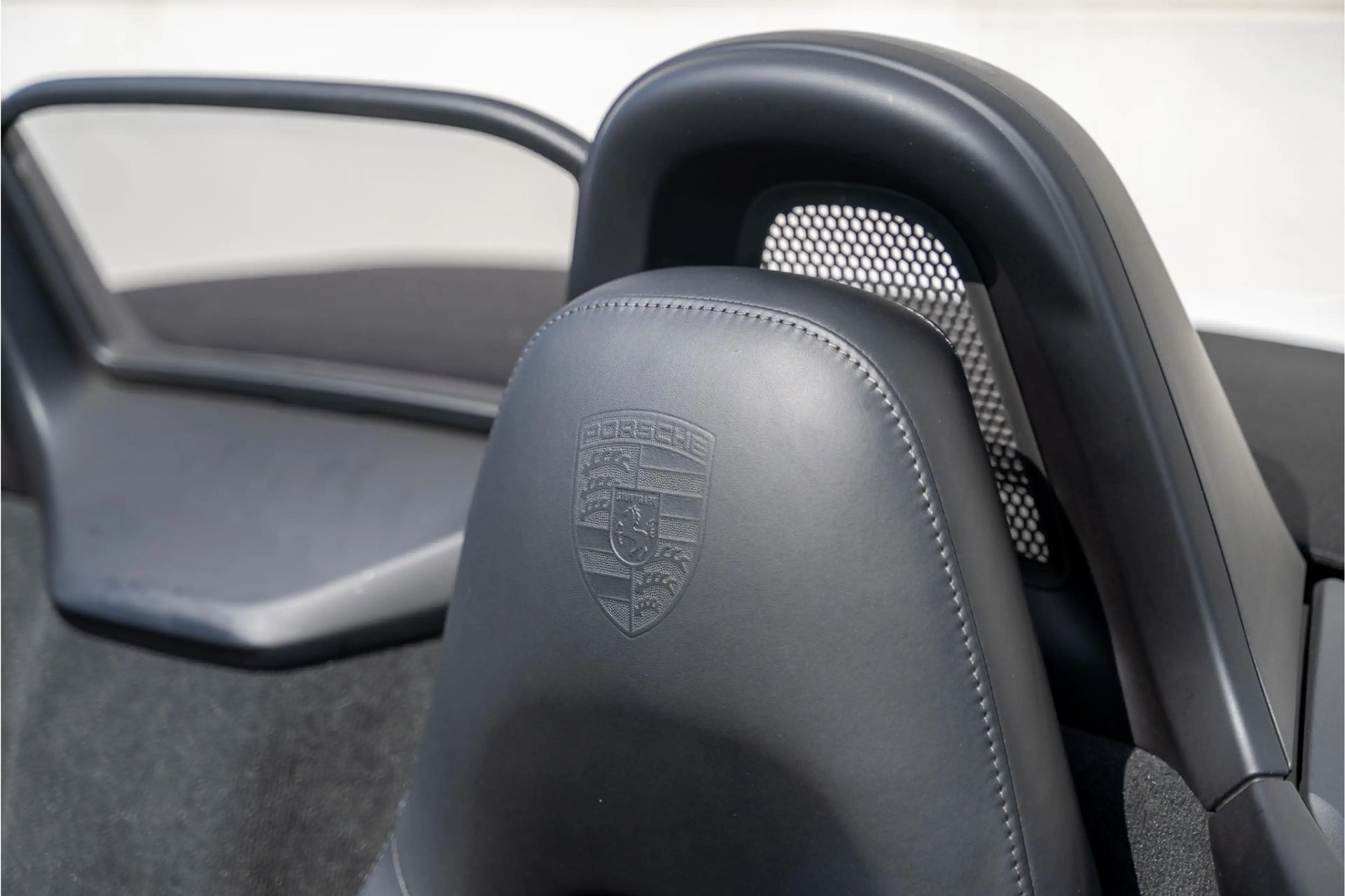 Porsche 718 Boxster 2.5 S — photo 11