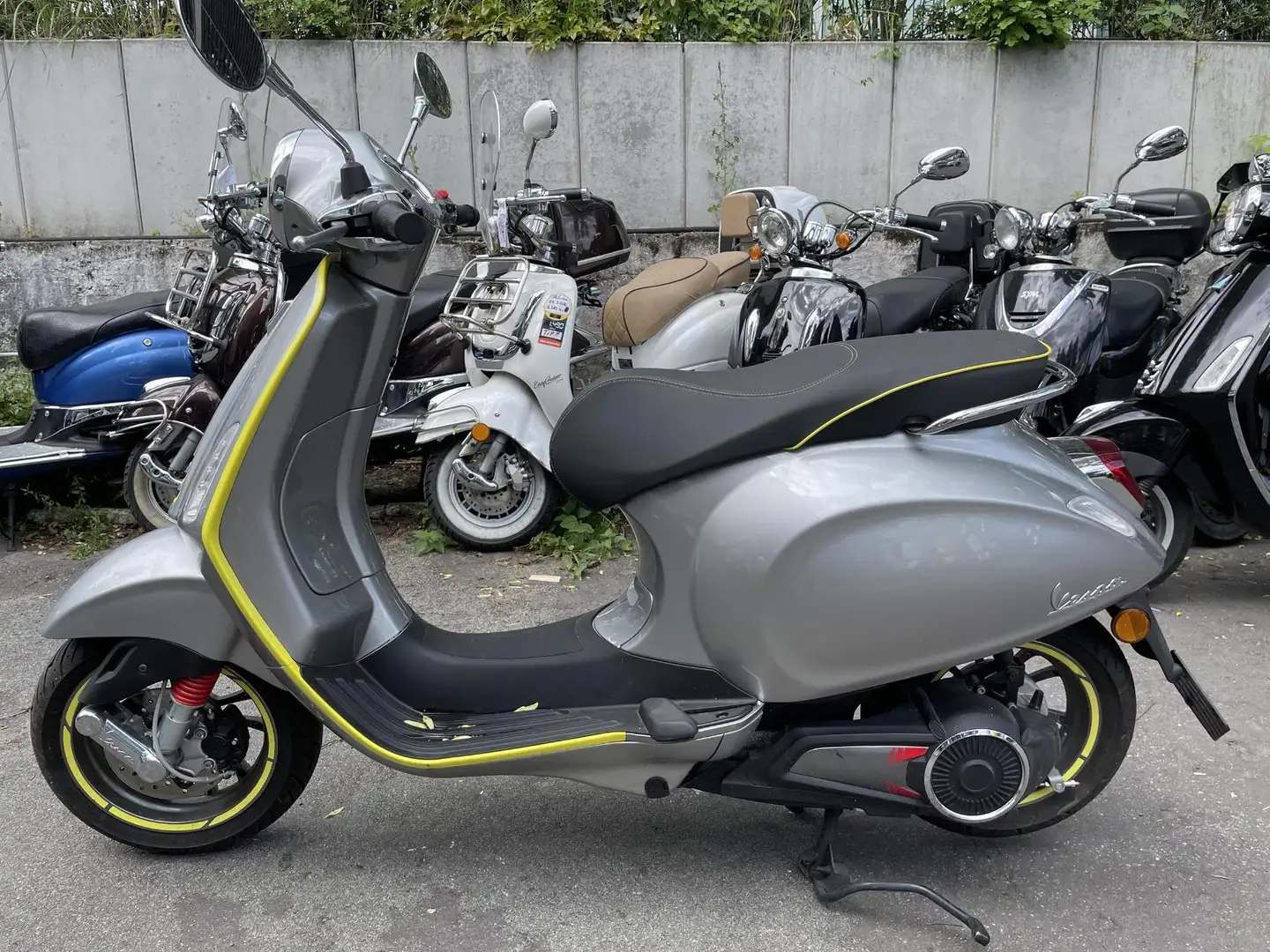 Vespa Elettrica 70 km/h bis 100 km Reichweite Yellow - 1