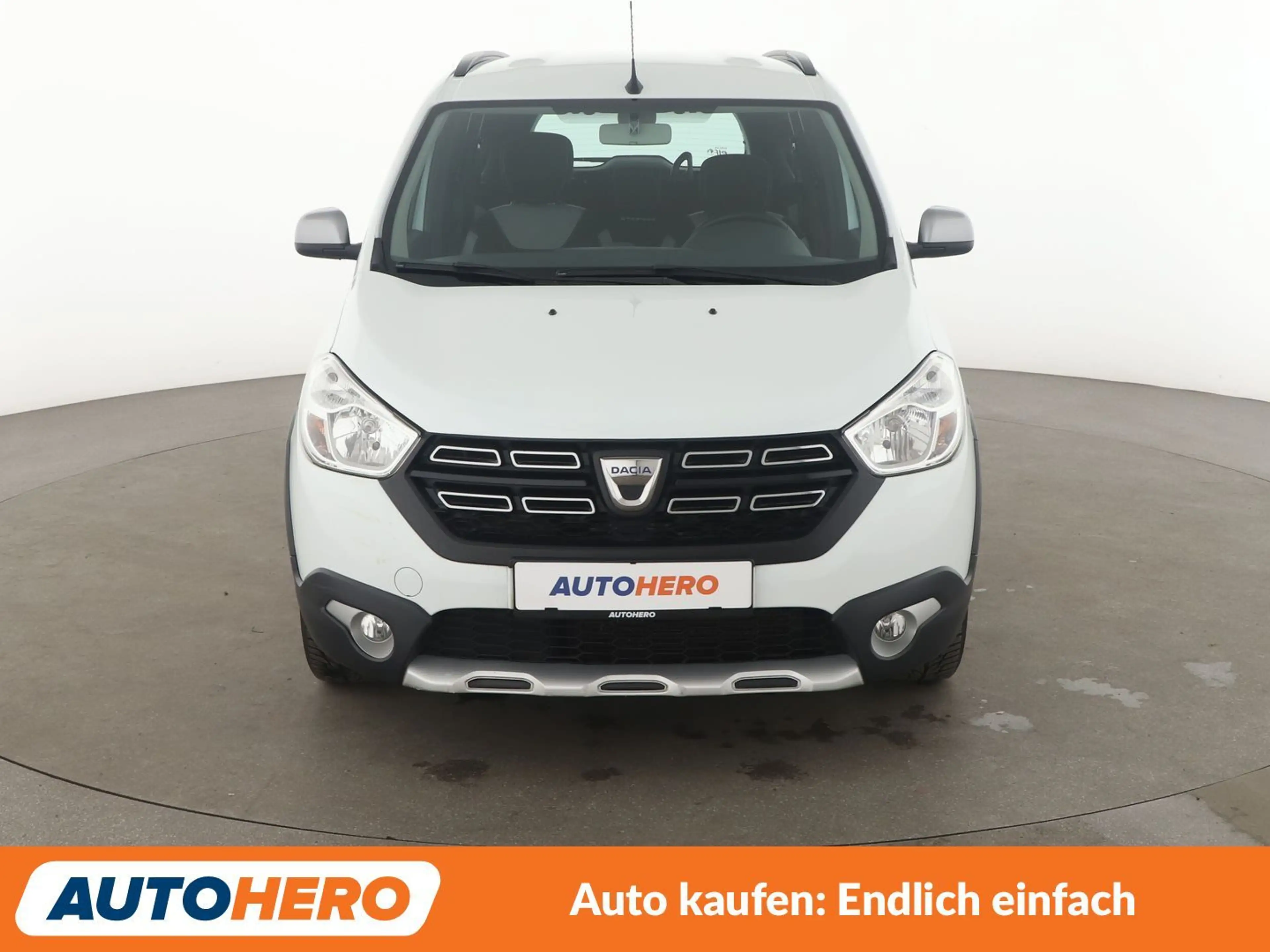 Dacia Lodgy 1.6 SCe Stepway*NAVI*PDC*SHZ*AHK*KLIMA*TEMPO* — photo 9