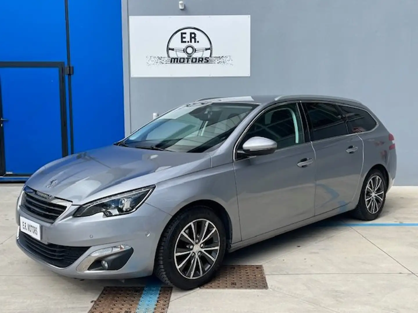 Peugeot 308 308 SW 1.6 bluehdi Allure s EURO 6B Grau - 1