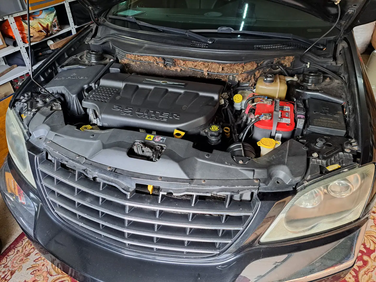 Chrysler Pacifica Schwarz - 2