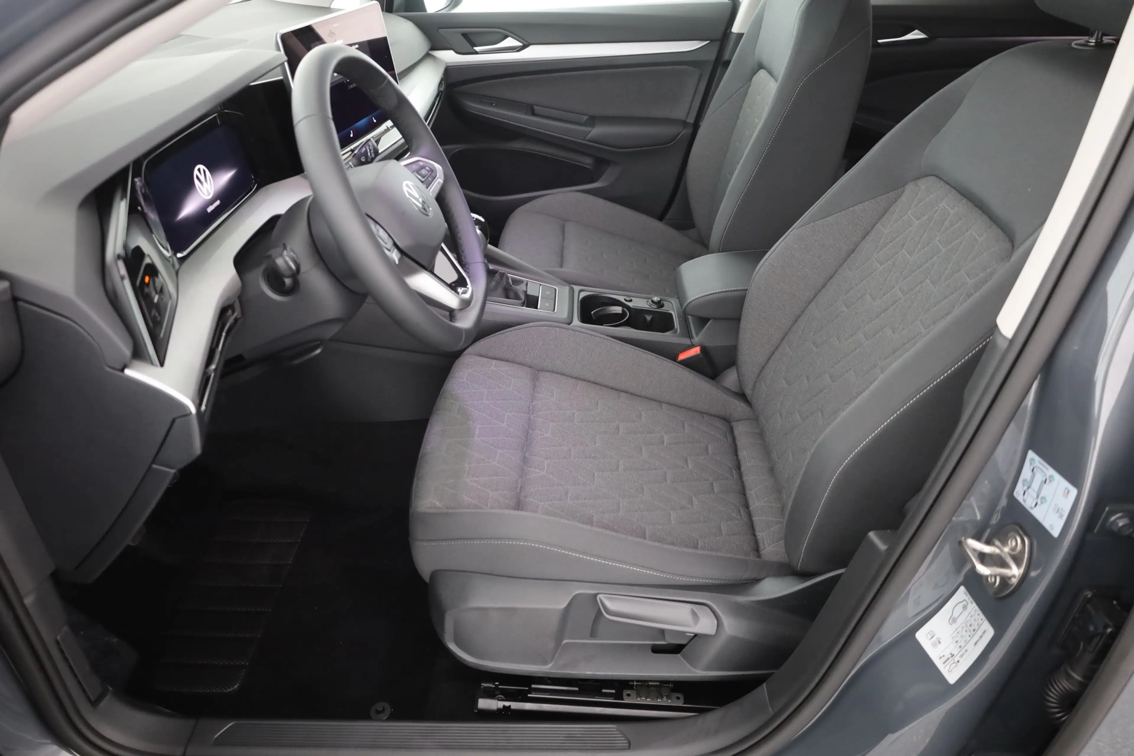 Volkswagen Golf VIII Variant 1.5 TSI LED ACC Kamera — photo 22