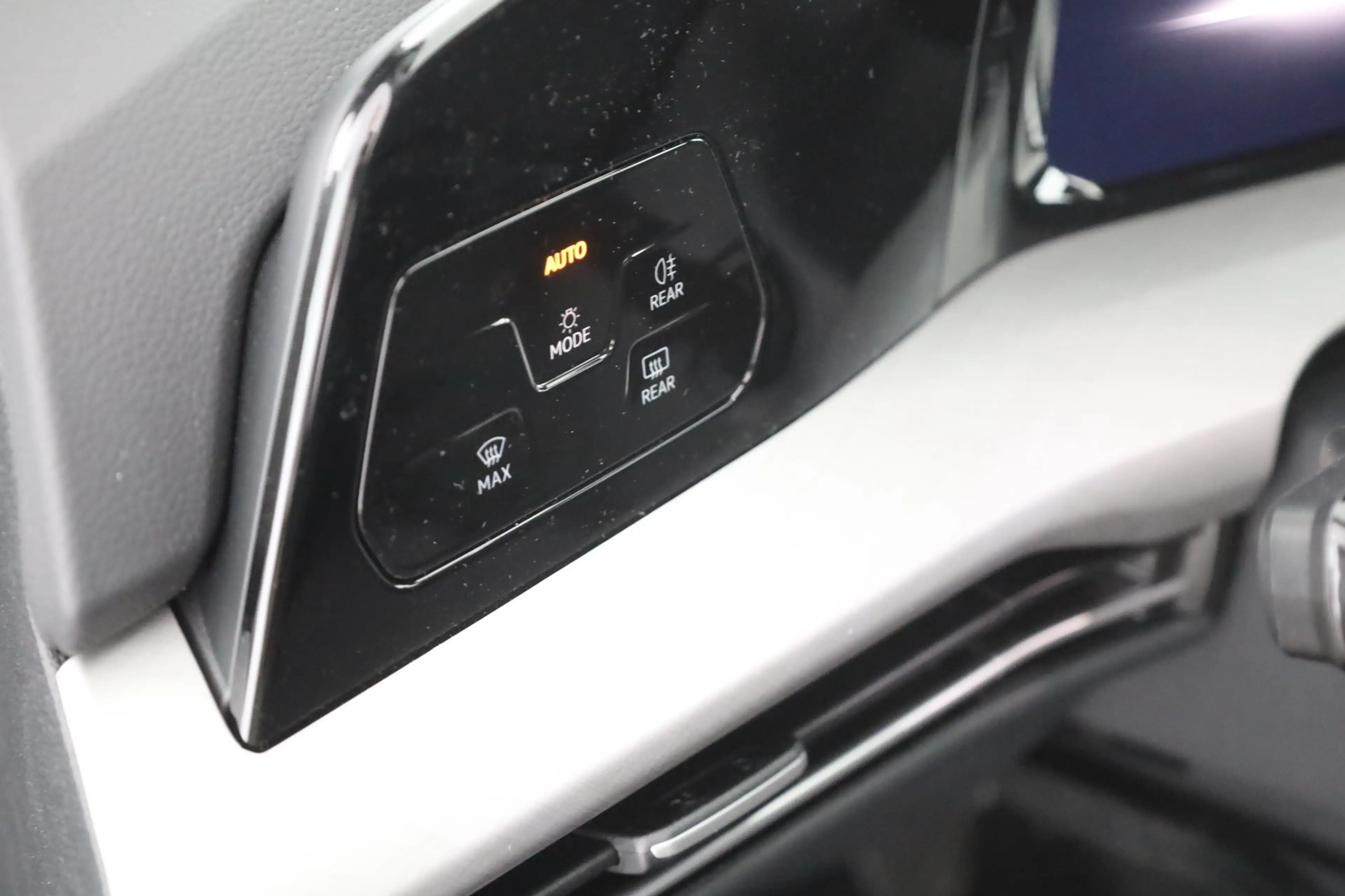 Volkswagen Golf VIII Variant 1.5 TSI LED ACC Kamera — photo 20