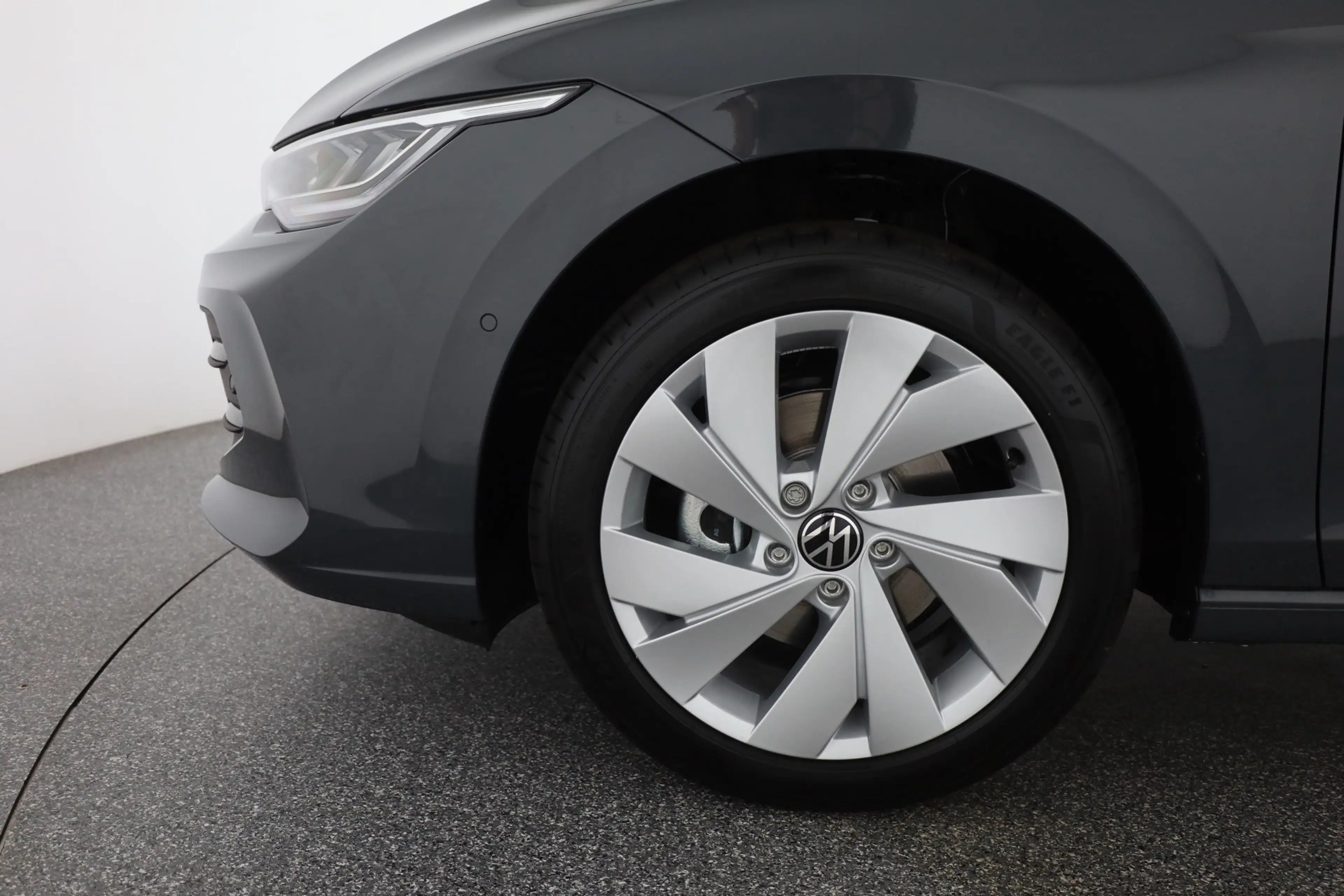 Volkswagen Golf VIII Variant 1.5 TSI LED ACC Kamera — photo 30