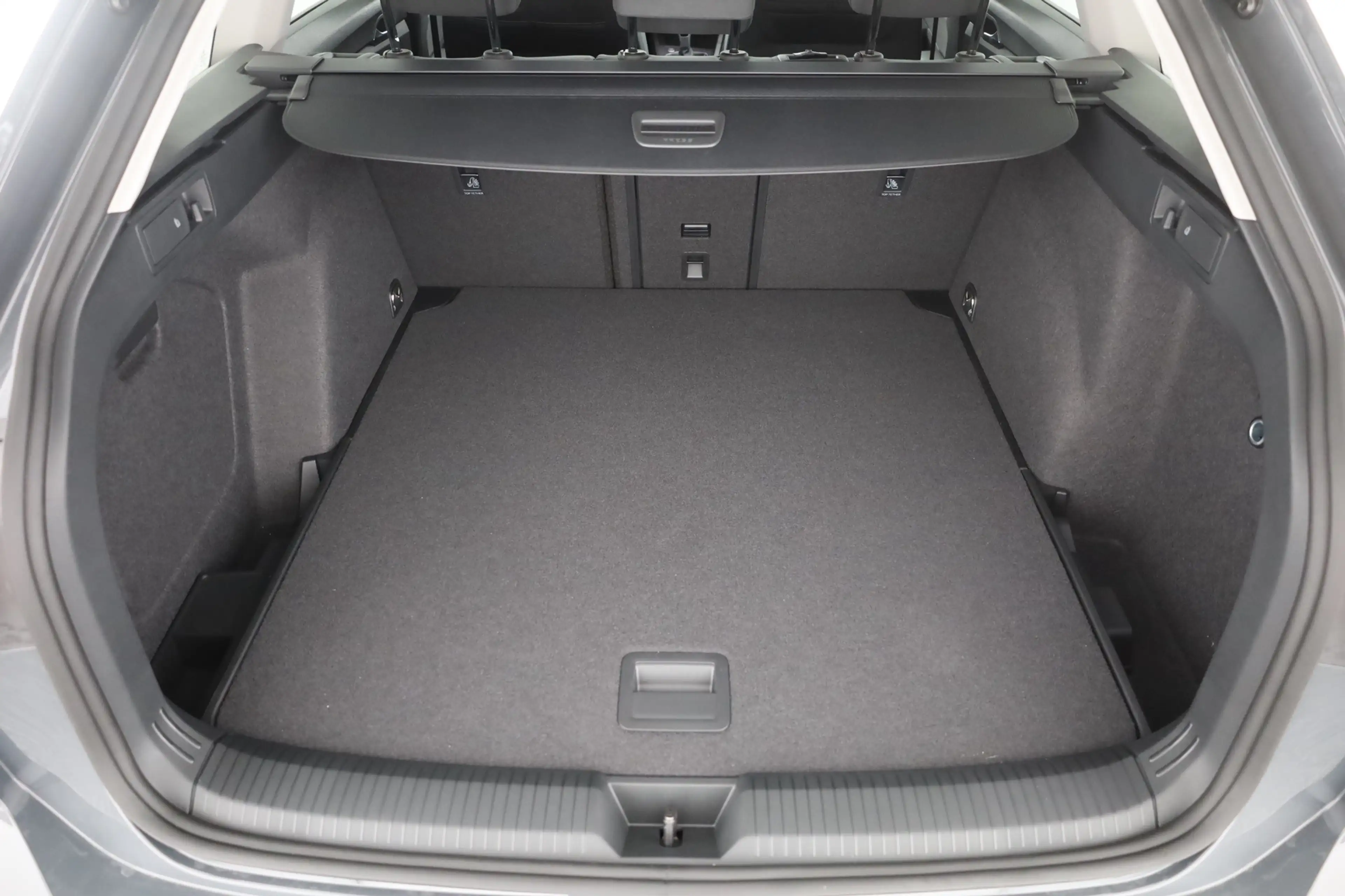 Volkswagen Golf VIII Variant 1.5 TSI LED ACC Kamera — photo 25