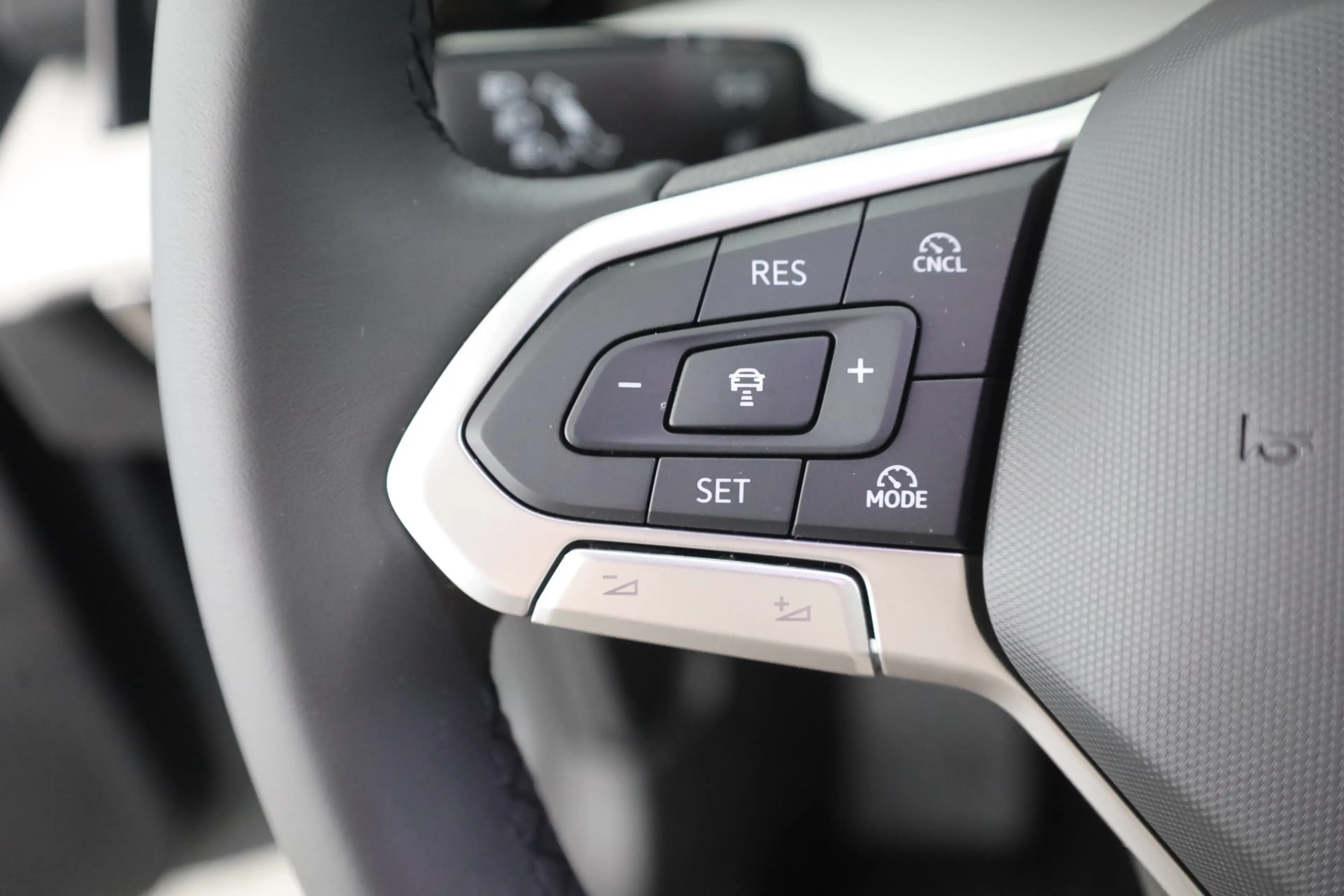 Volkswagen Golf VIII Variant 1.5 TSI LED ACC Kamera — photo 17