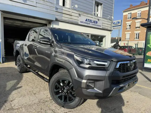 Toyota Hilux IV 4WD 2.8 D-4D 204 DOUBLE CABINE INVINCIBLE