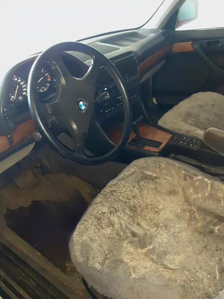 BMW 735i, foto 3