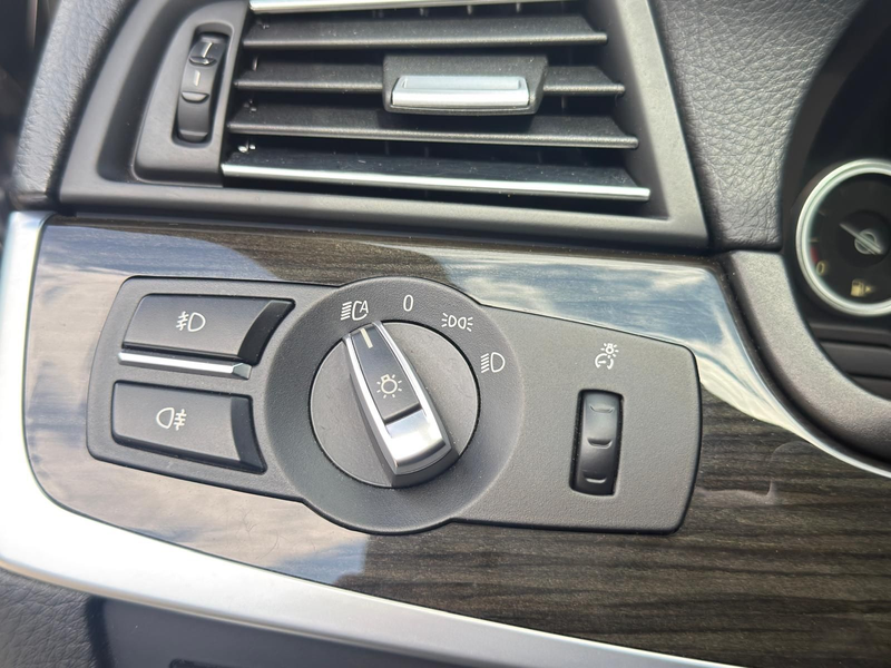 BMW 525 d xDrive*KAMERA*PANORAMA*HEAD-UP*NEU TÜV — photo 10