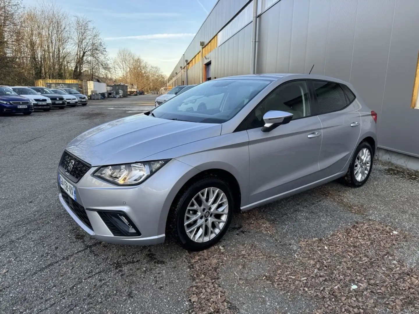 SEAT Ibiza 1.0 TSI 95 CH URBAN Grau - 1